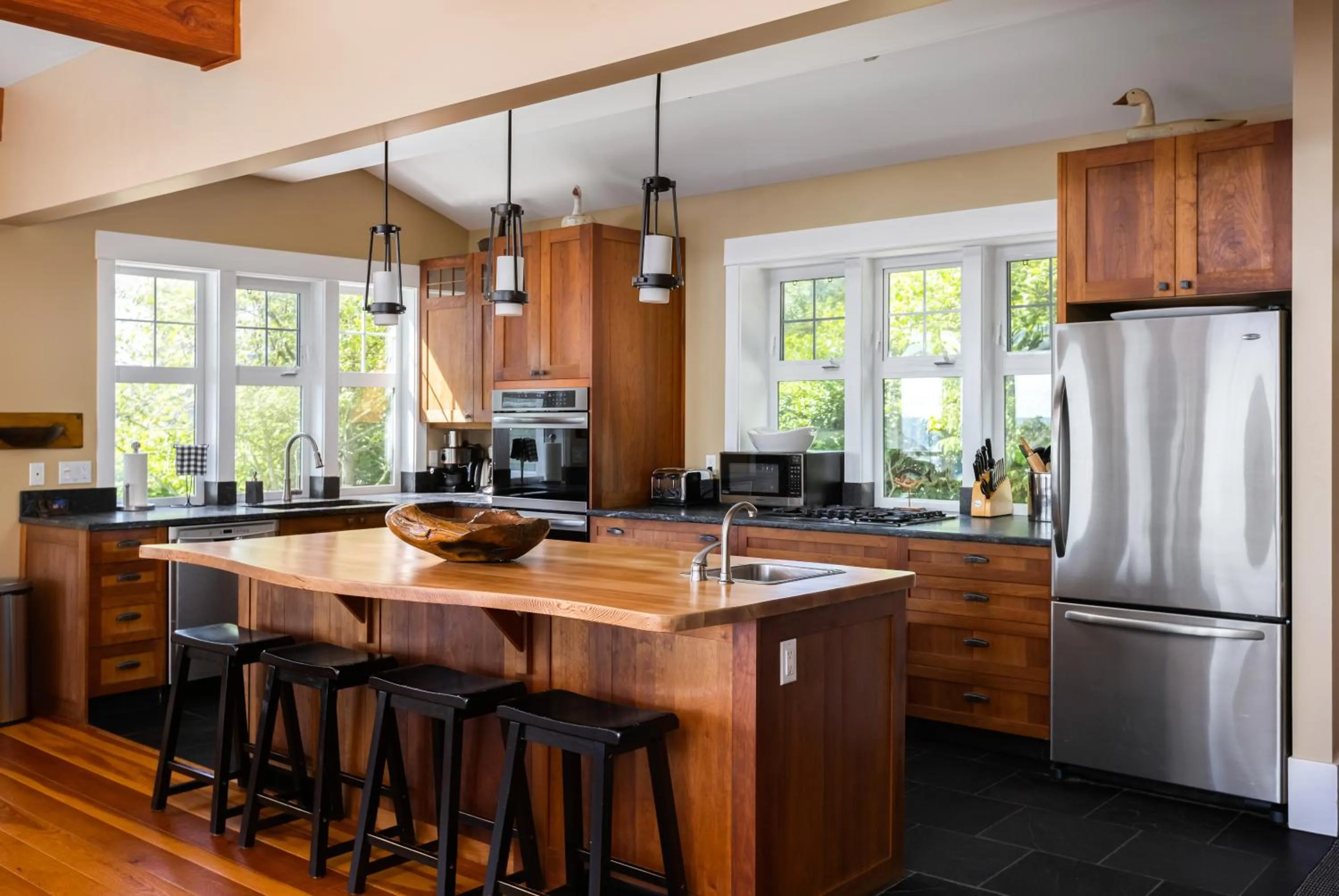 Kitchen or kitchenette in Black Rock Beach House