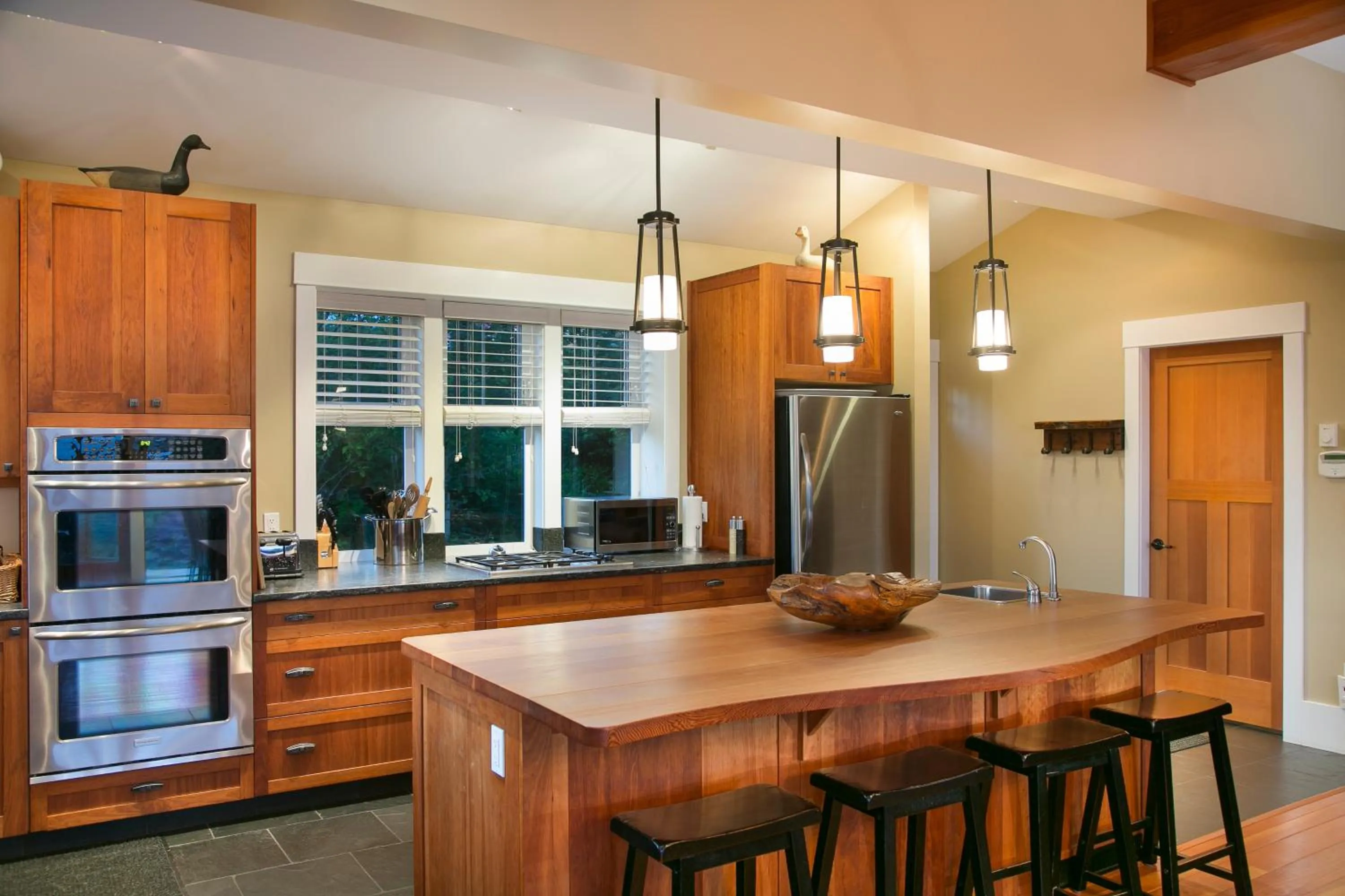Kitchen or kitchenette in Black Rock Beach House