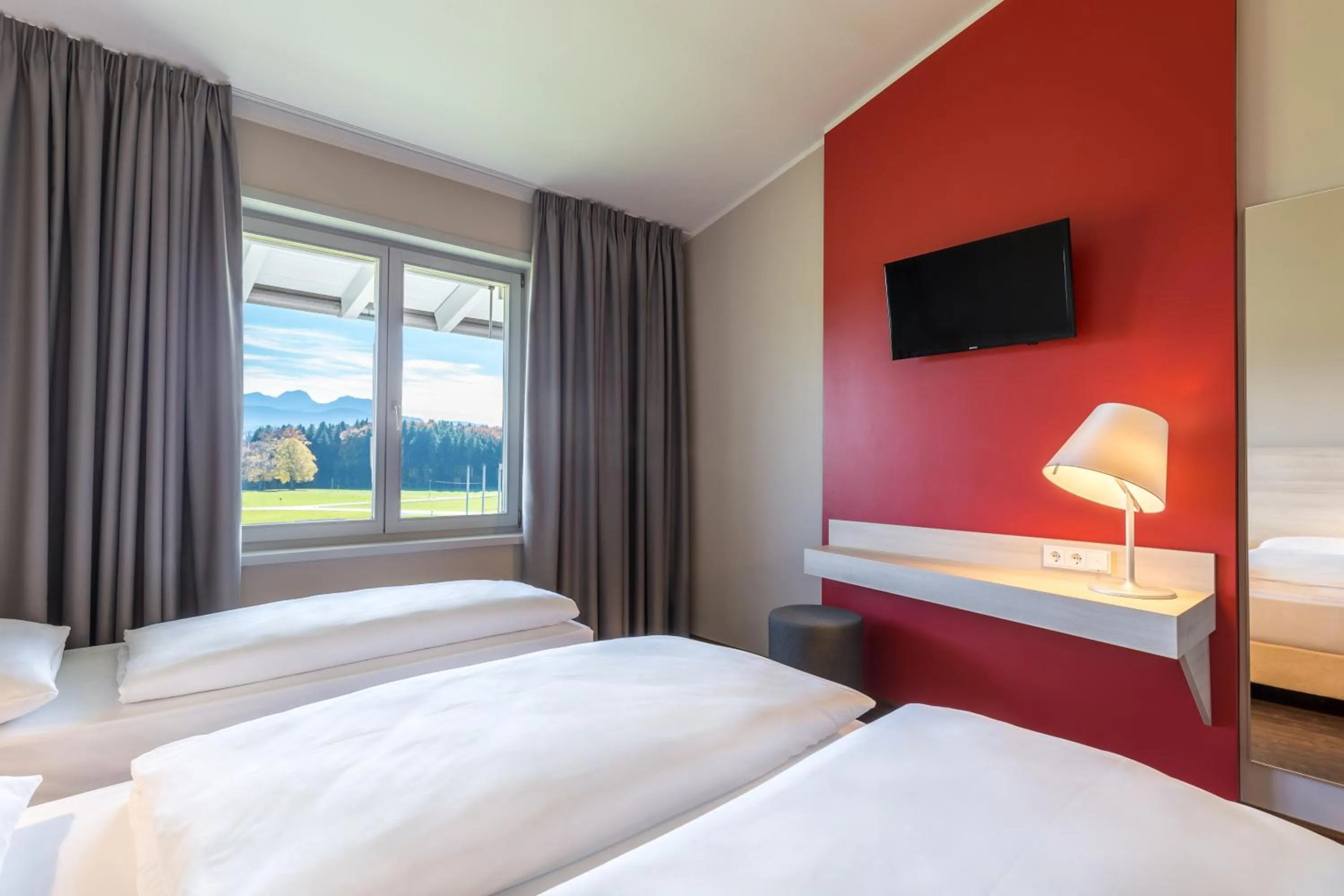 Standard Triple Room in Hotel Irschenberg Süd