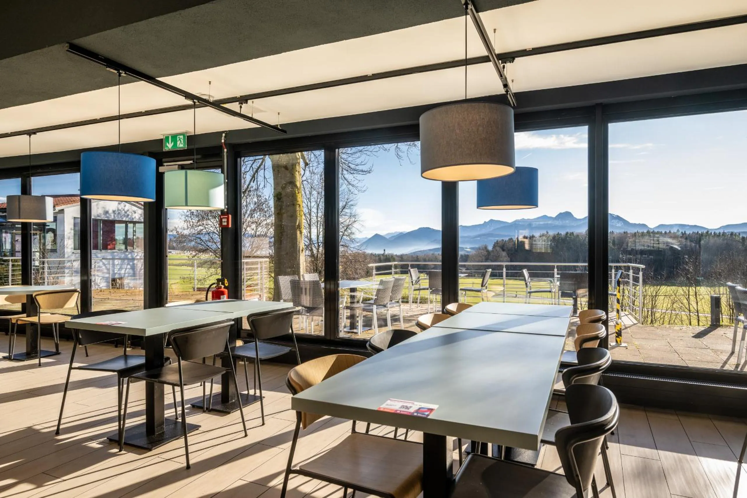 Restaurant/places to eat in Coffee Fellows Hotel Irschenberg Süd