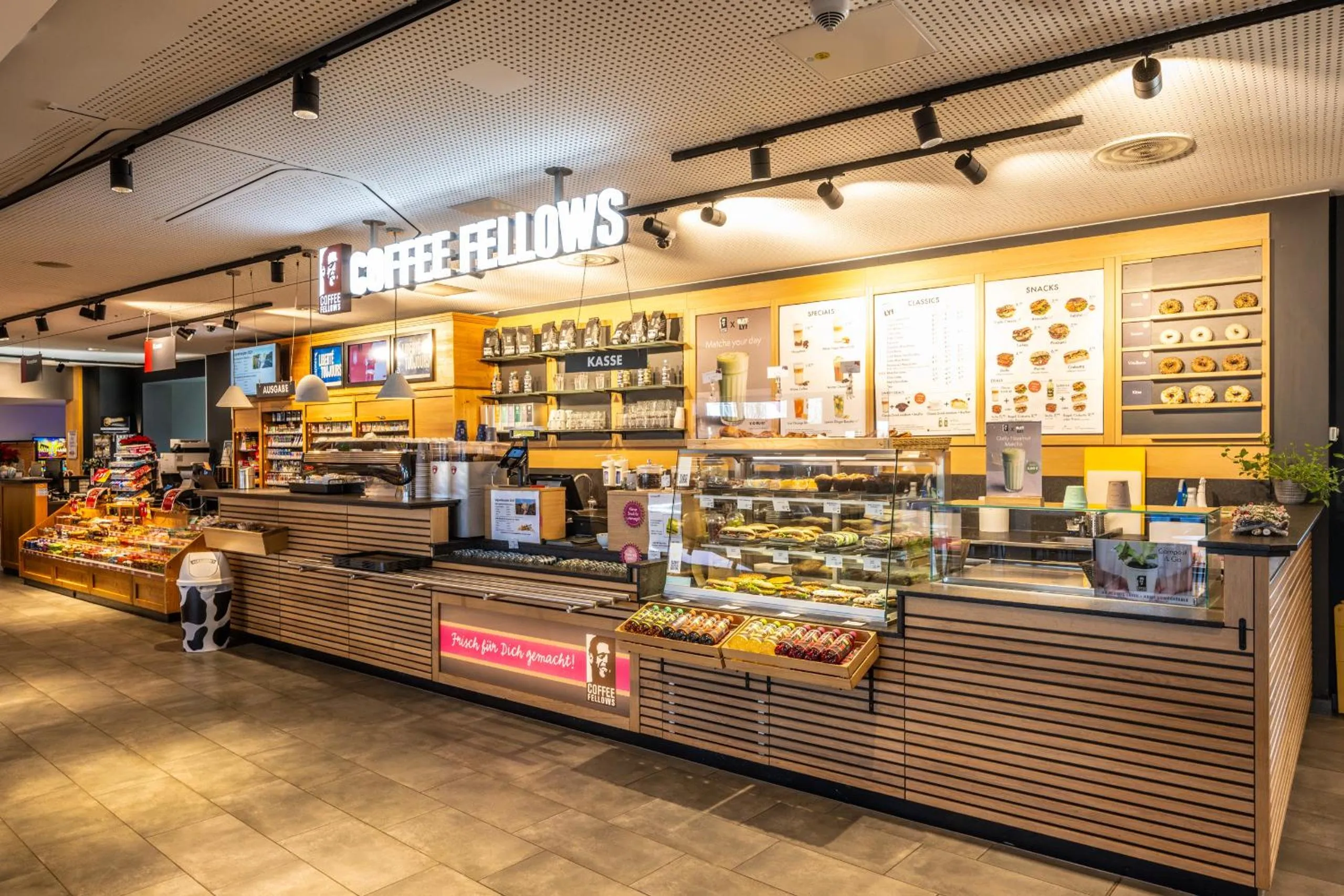 Restaurant/places to eat in Coffee Fellows Hotel Irschenberg Süd