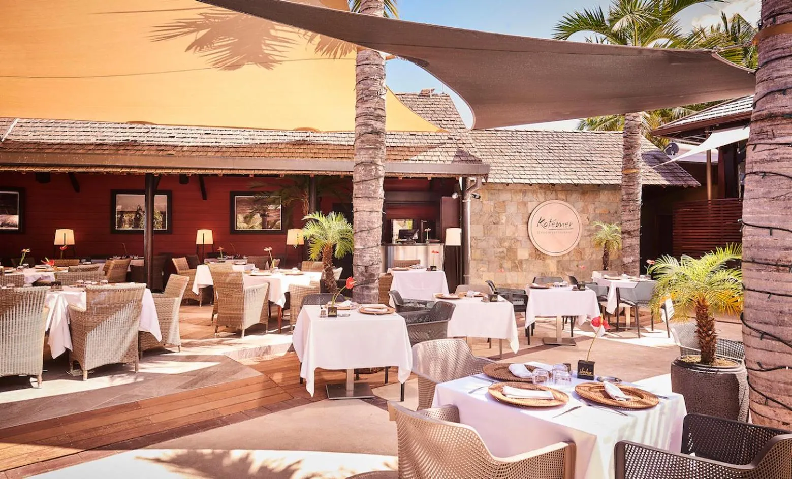 Restaurant/places to eat in Iloha Seaview Hotel