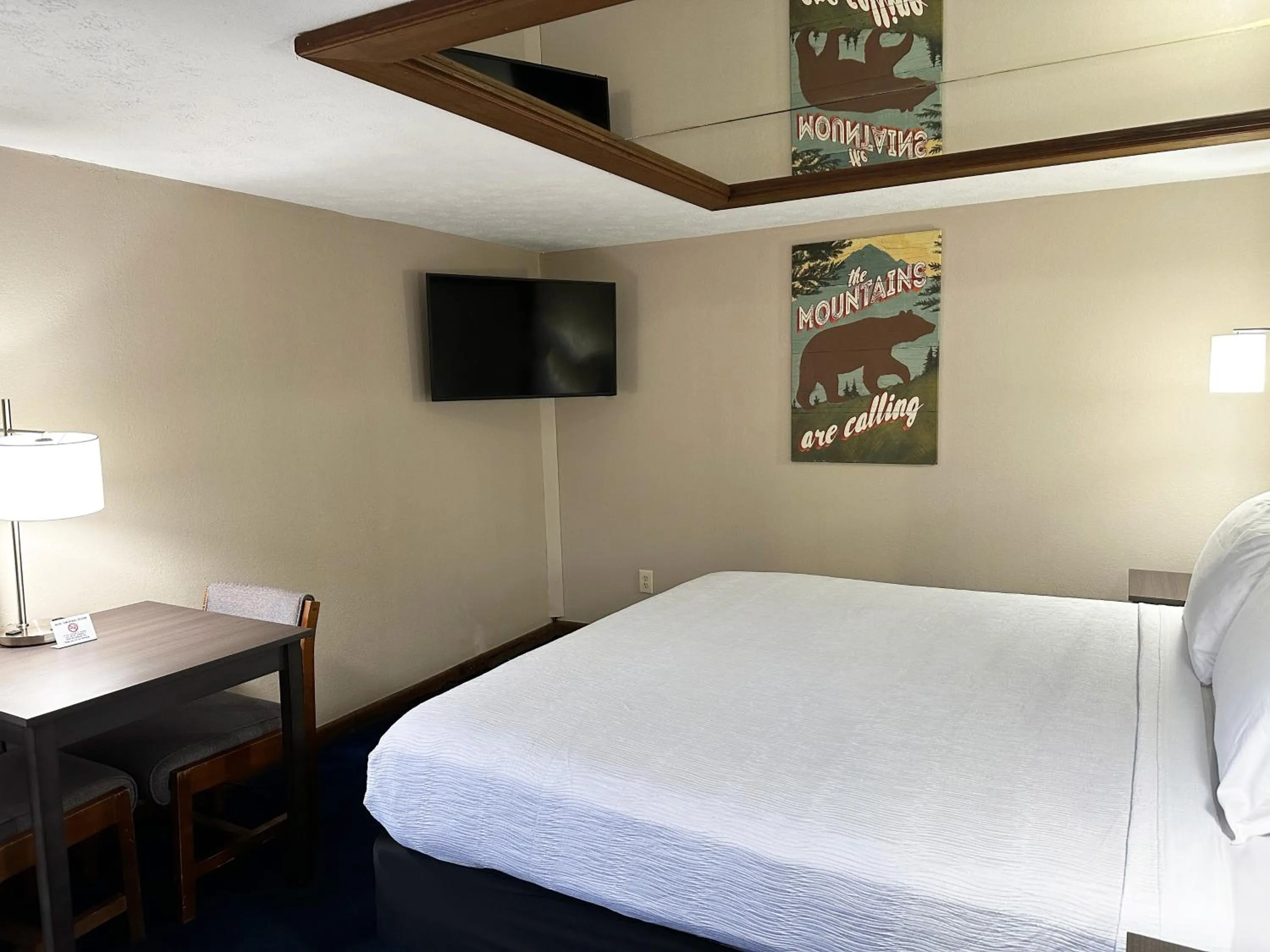 TV and multimedia, Bed in Sidney James Mountain Lodge