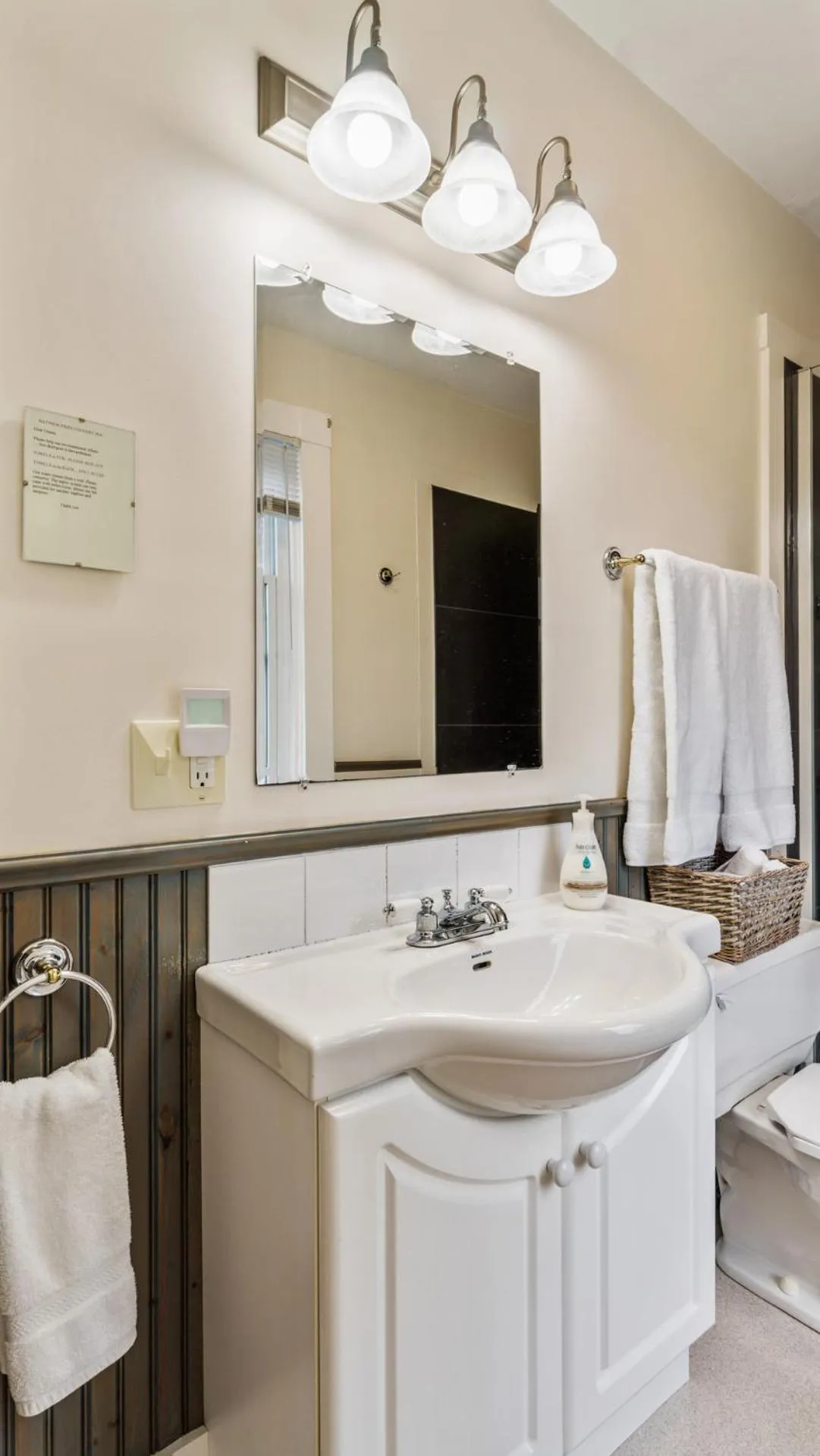 Bathroom in Bayview Pines Country Inn B&B