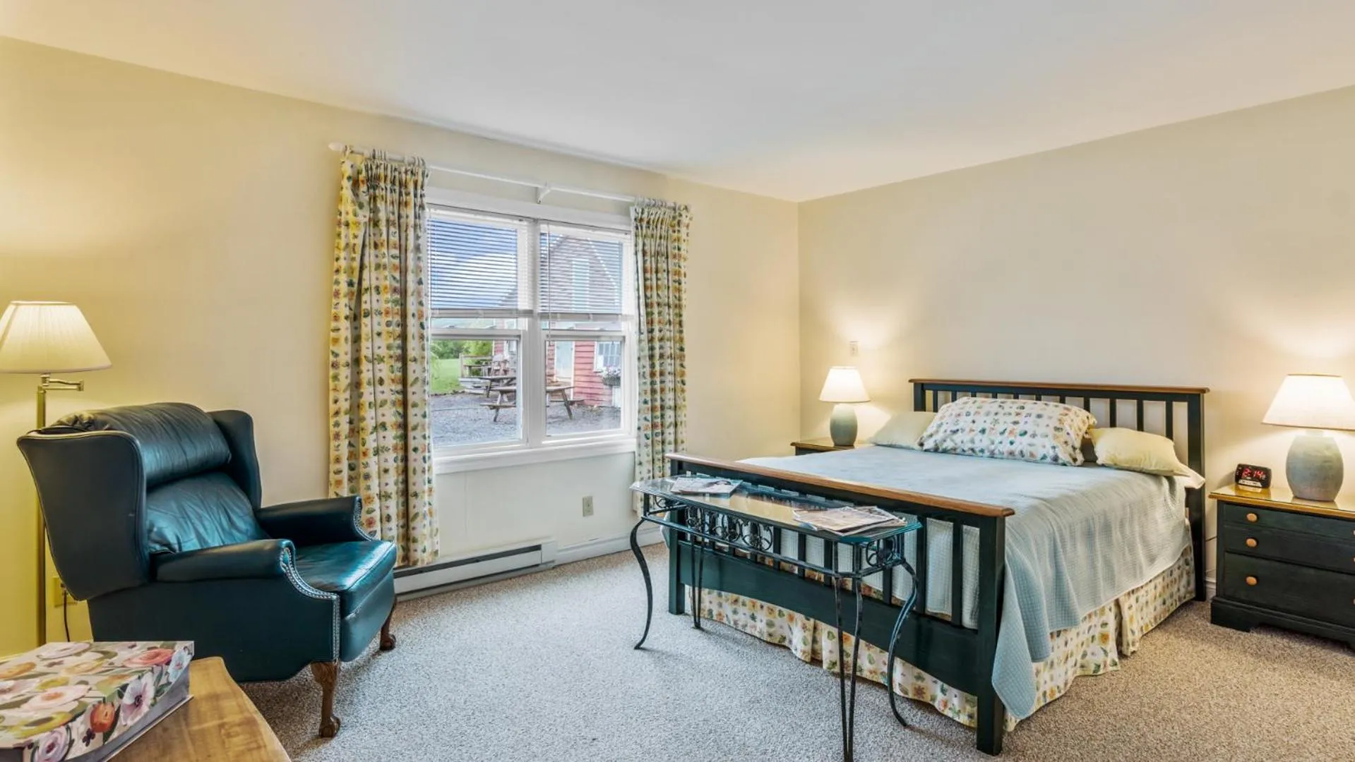Bedroom, Bed in Bayview Pines Country Inn B&B