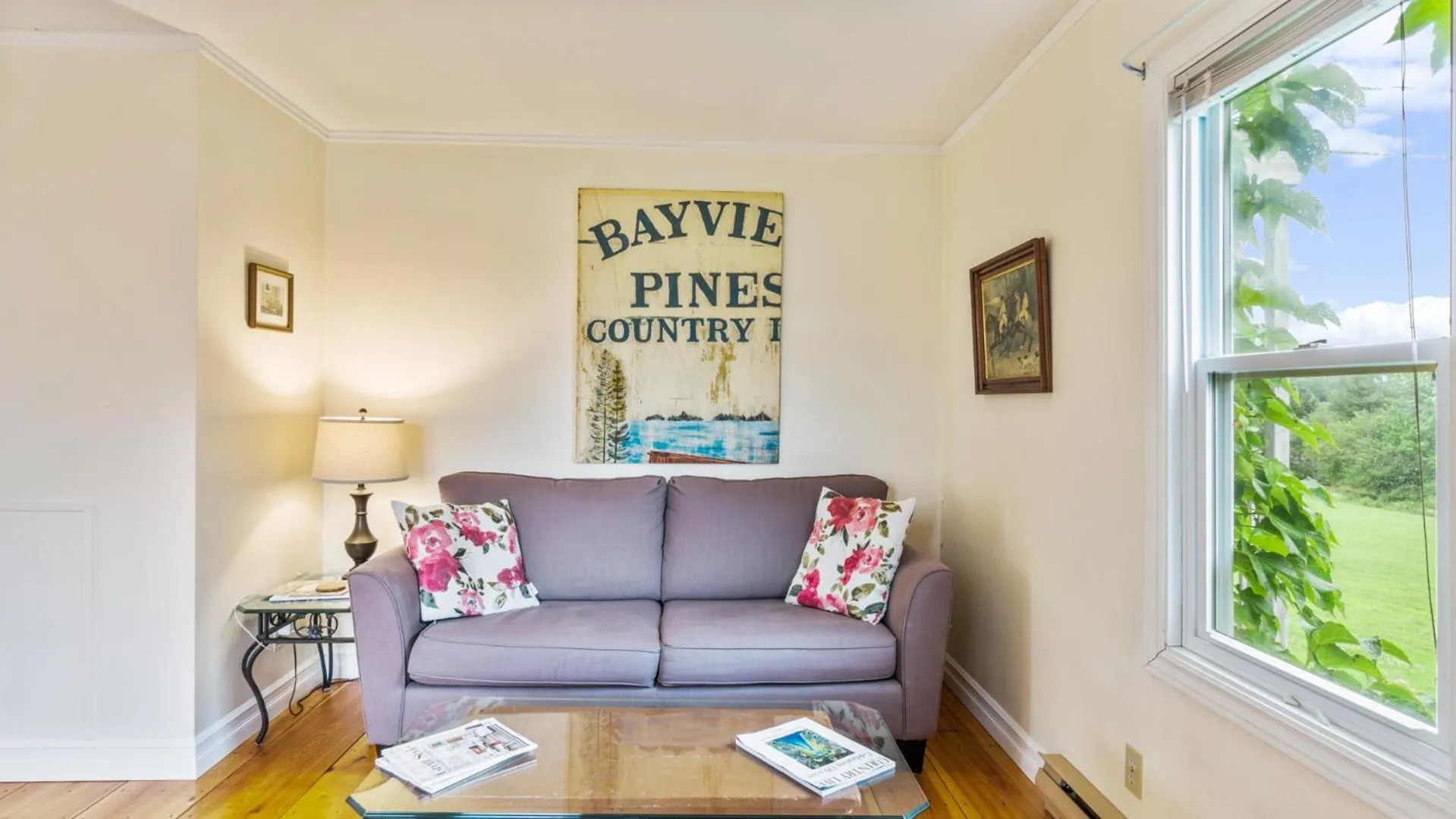 Living room in Bayview Pines Country Inn B&B