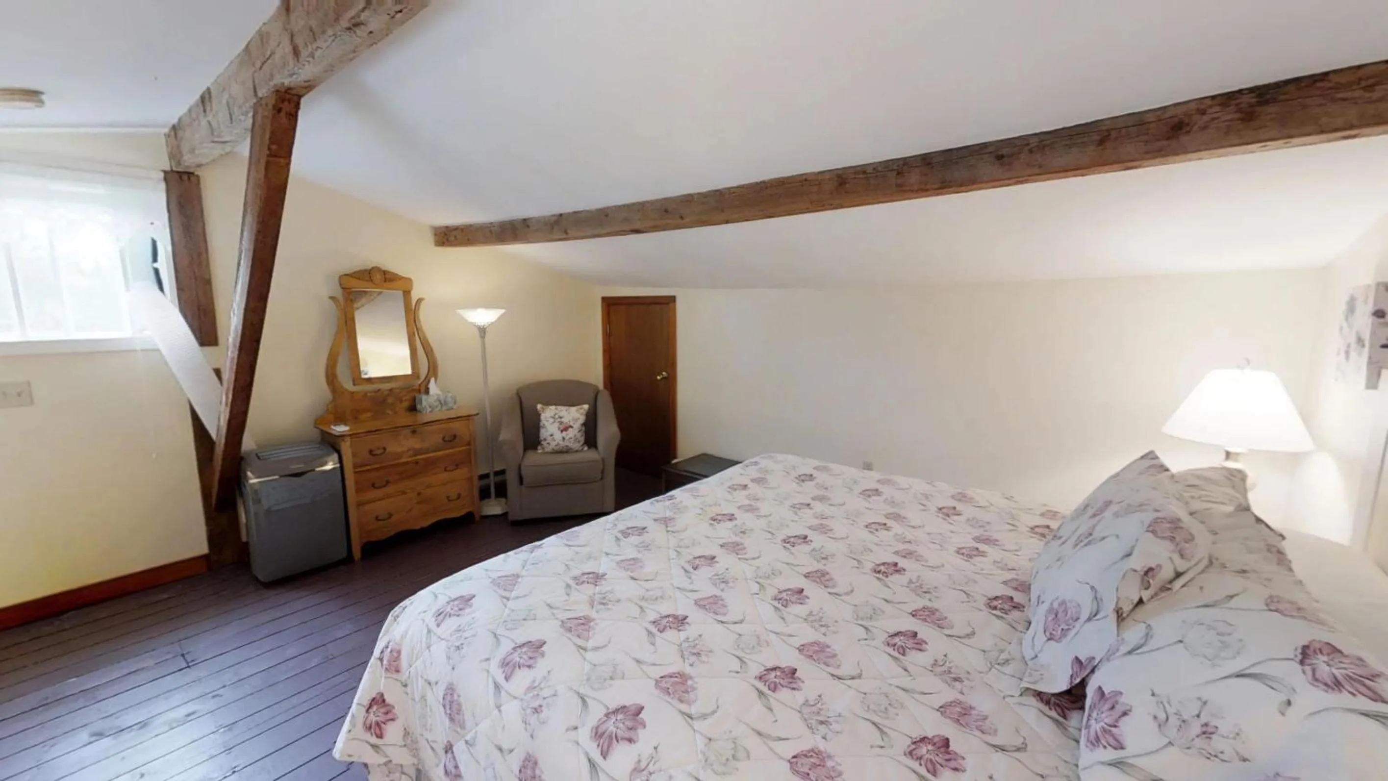 Bedroom, Bed in Bayview Pines Country Inn B&B