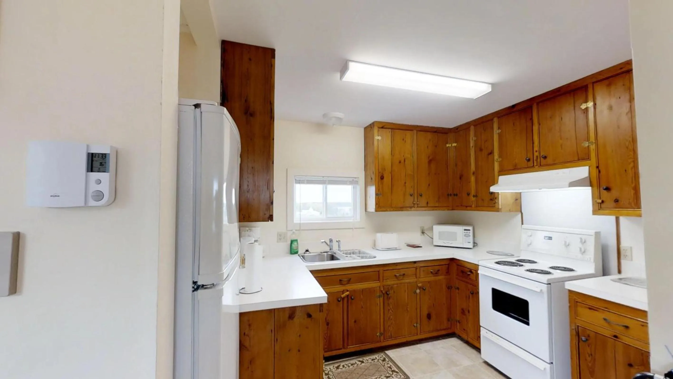 Kitchen or kitchenette in Bayview Pines Country Inn B&B