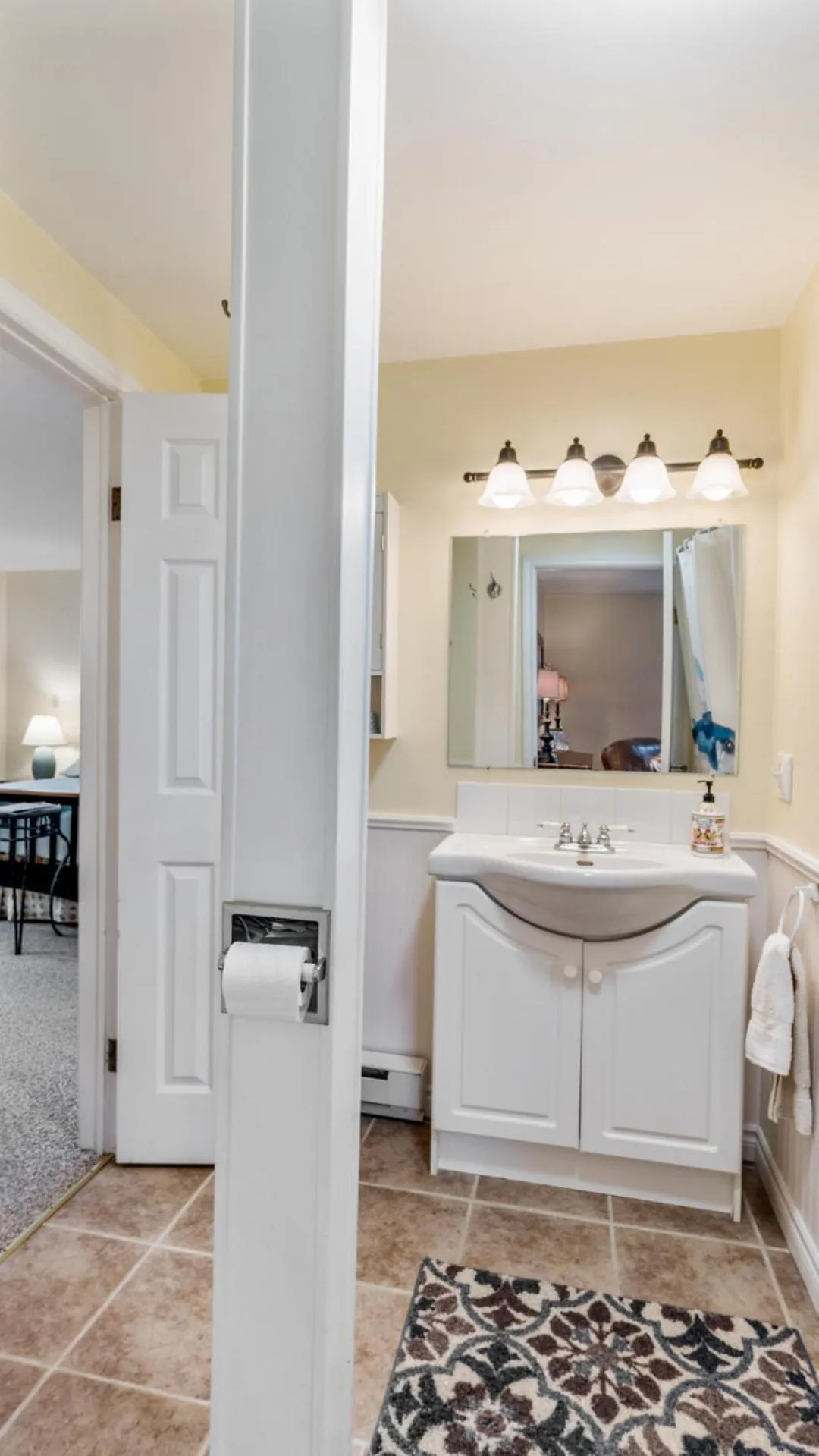 Bathroom in Bayview Pines Country Inn B&B