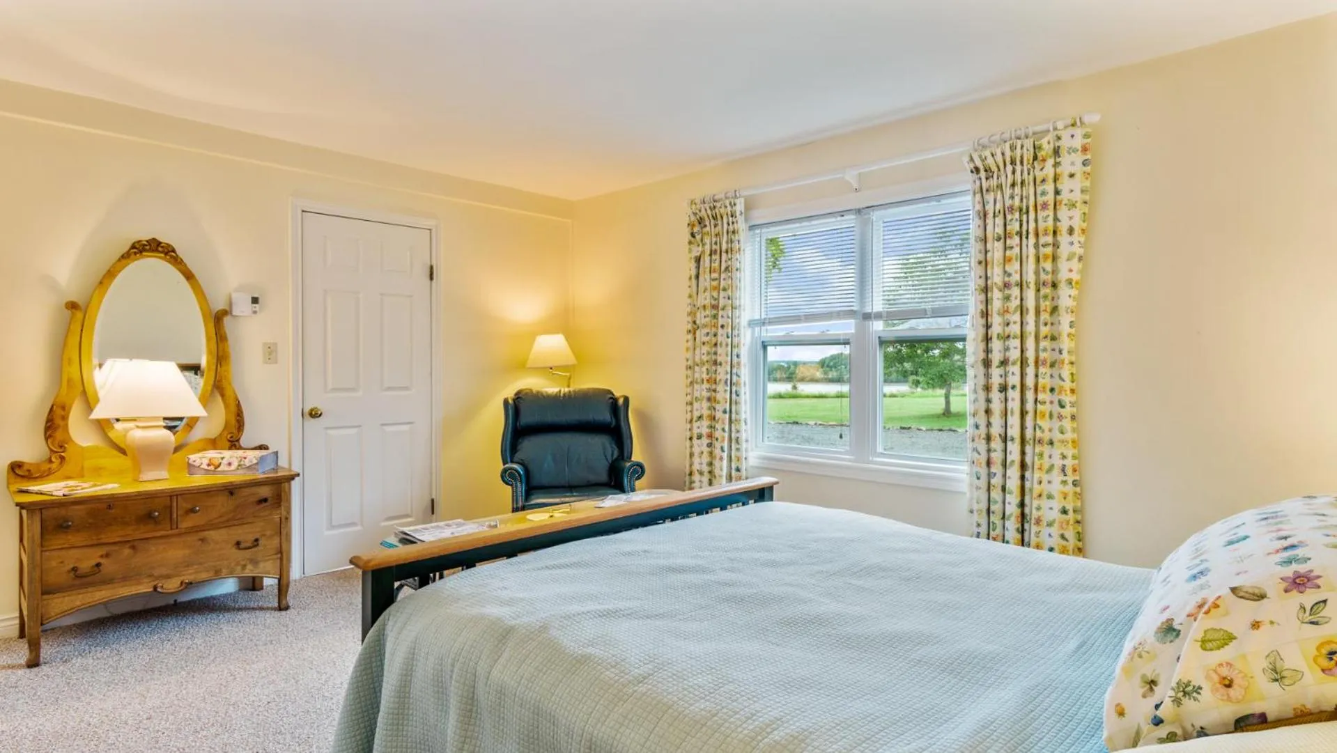 Bedroom, Bed in Bayview Pines Country Inn B&B