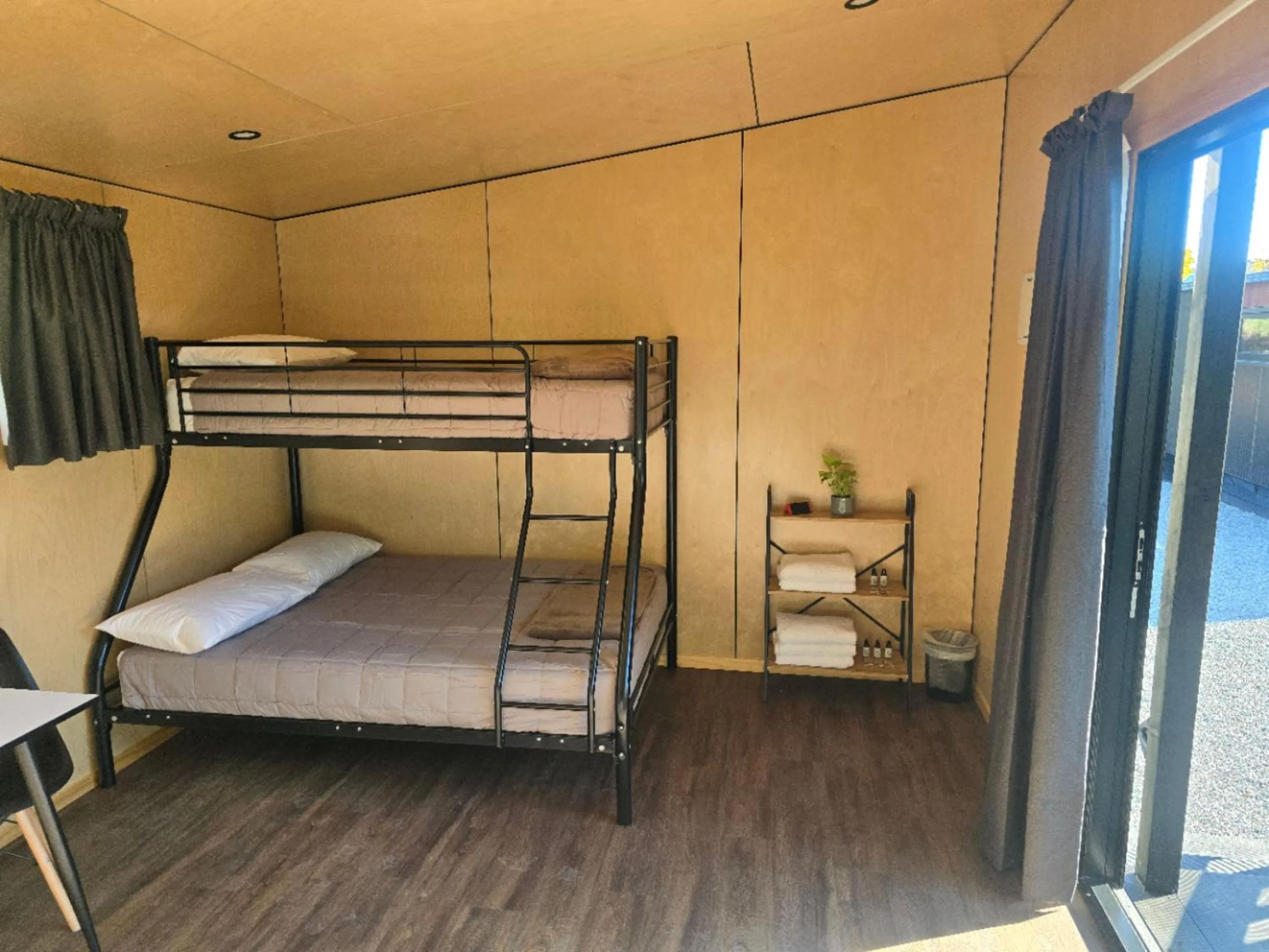 bunk bed, Bed in Jackson's Retreat Alpine Holiday Park