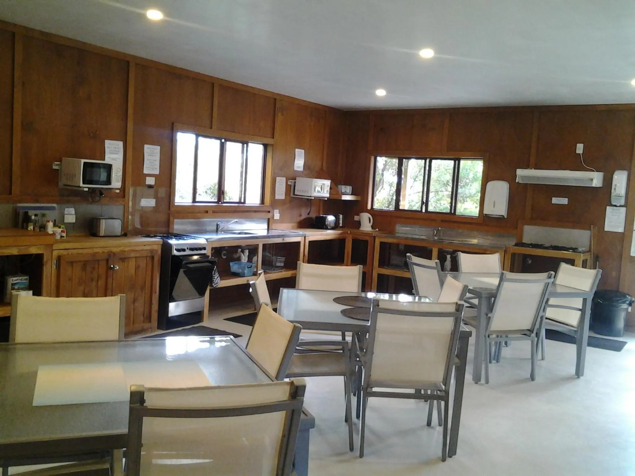 BBQ facilities in Jackson's Retreat Alpine Holiday Park