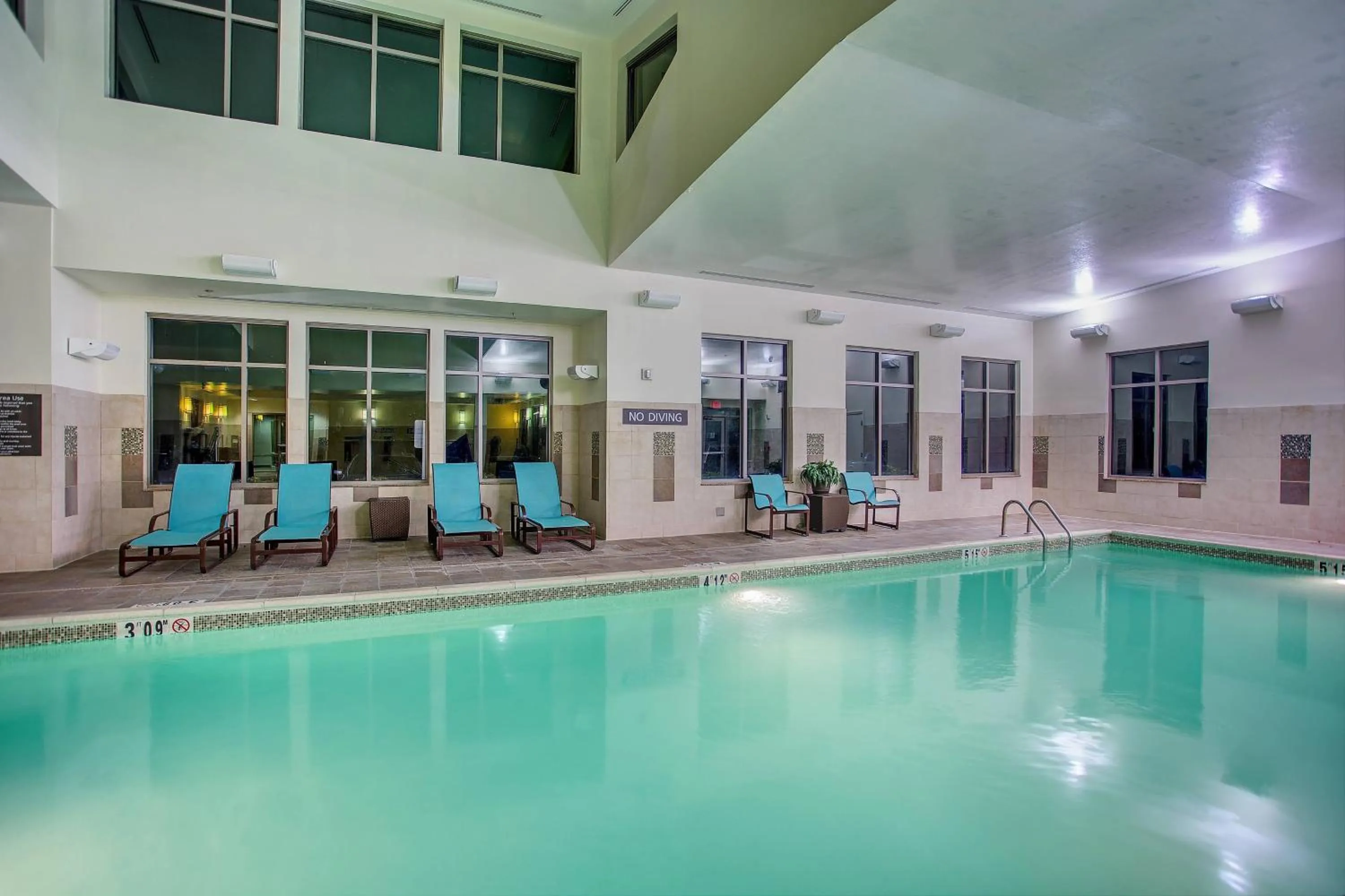 Swimming pool in Residence Inn Jackson