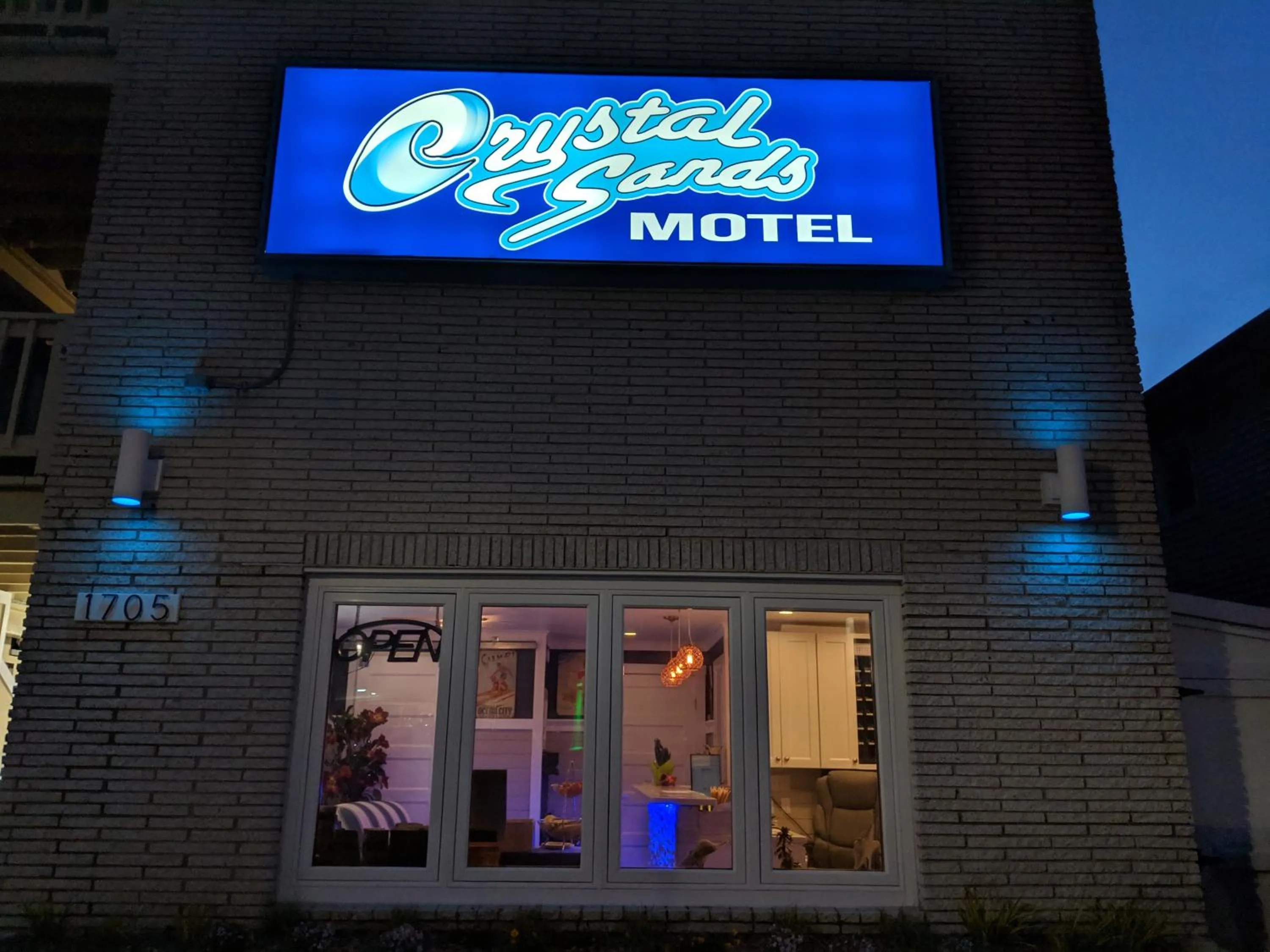 Facade/entrance in Crystal Sands Motel