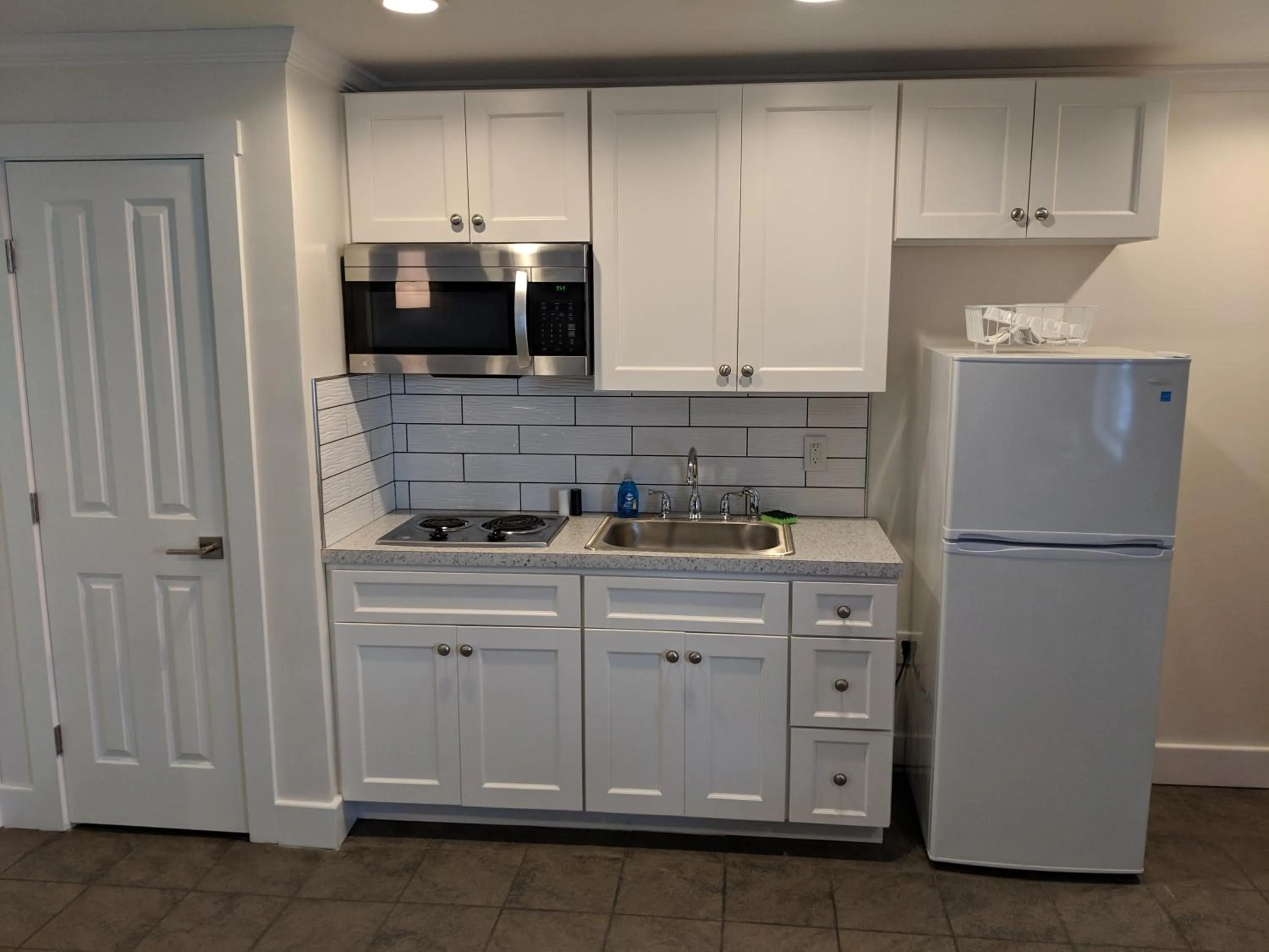 Kitchen or kitchenette in Crystal Sands Motel