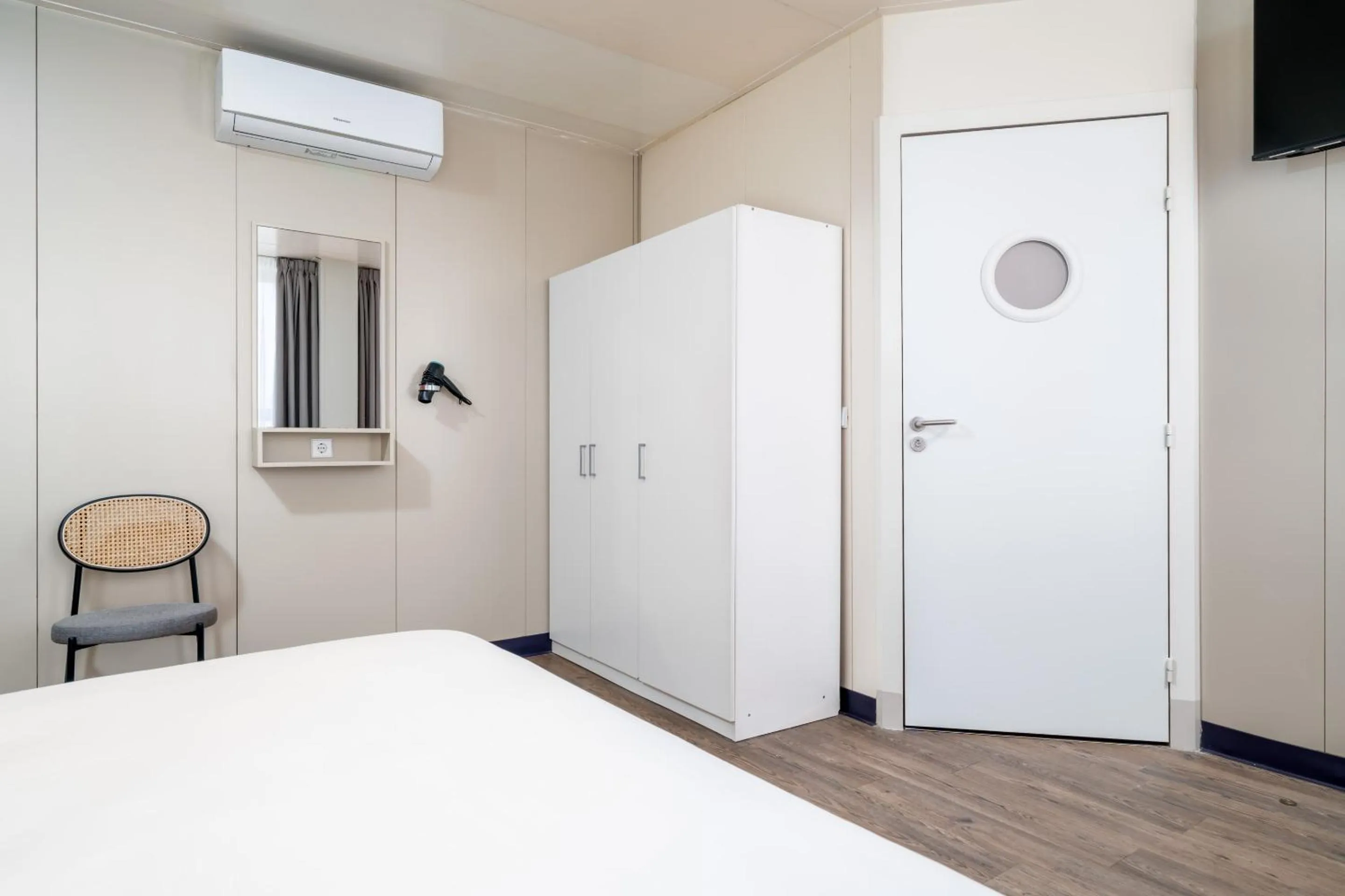 Bed in STAYSOME Porto Herculano