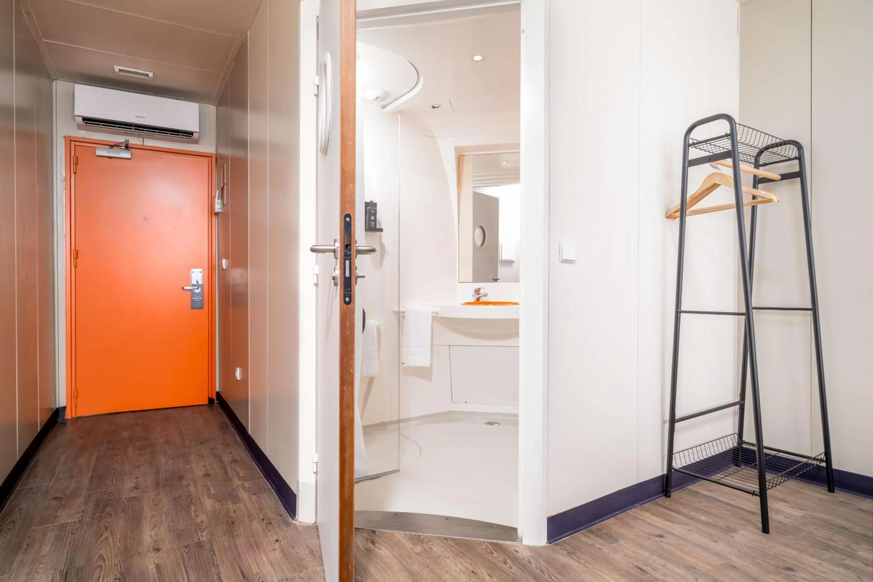 Bathroom in STAYSOME Porto Herculano