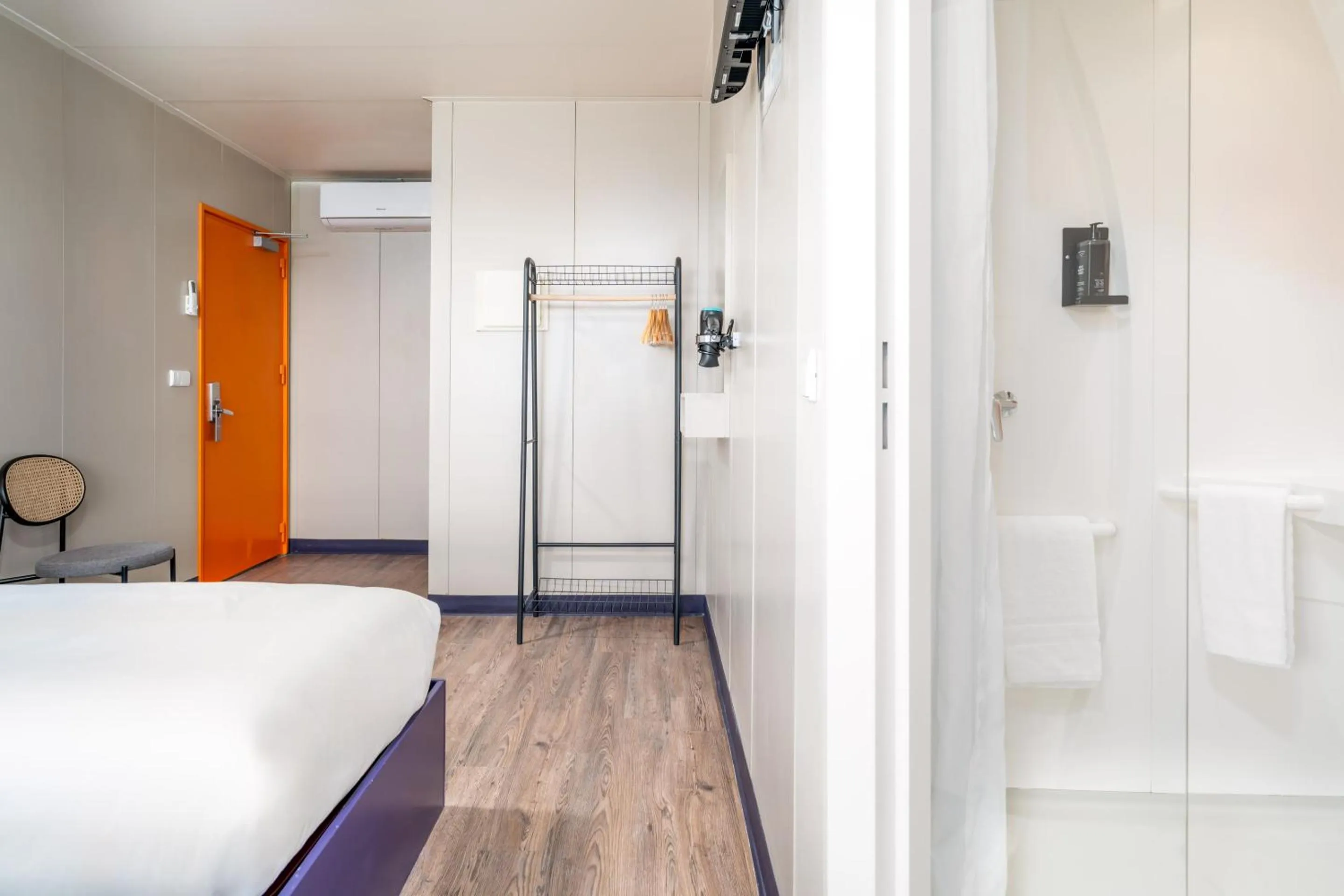 Bed in STAYSOME Porto Herculano