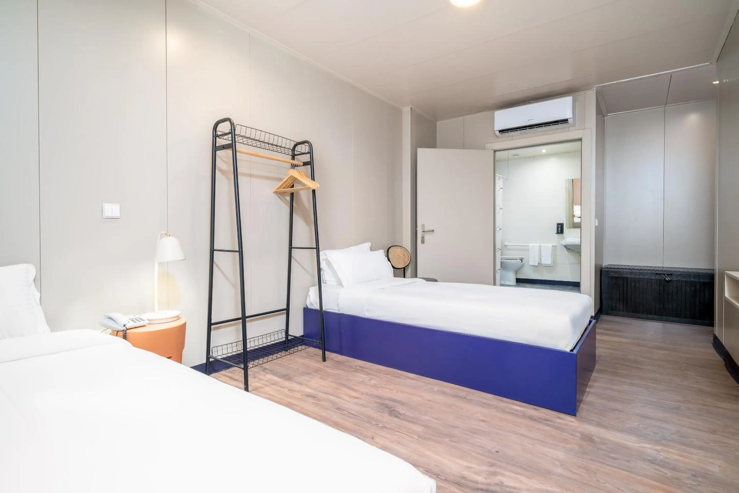 Shower, Bed in STAYSOME Porto Herculano