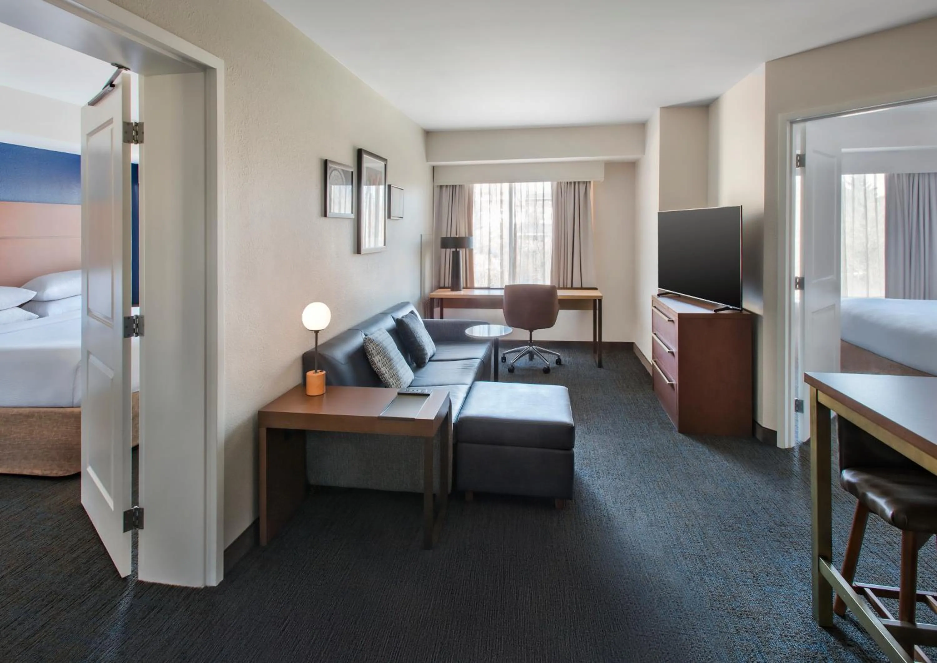 Living room, Bed in Residence Inn Pittsburgh Monroeville/Wilkins Township