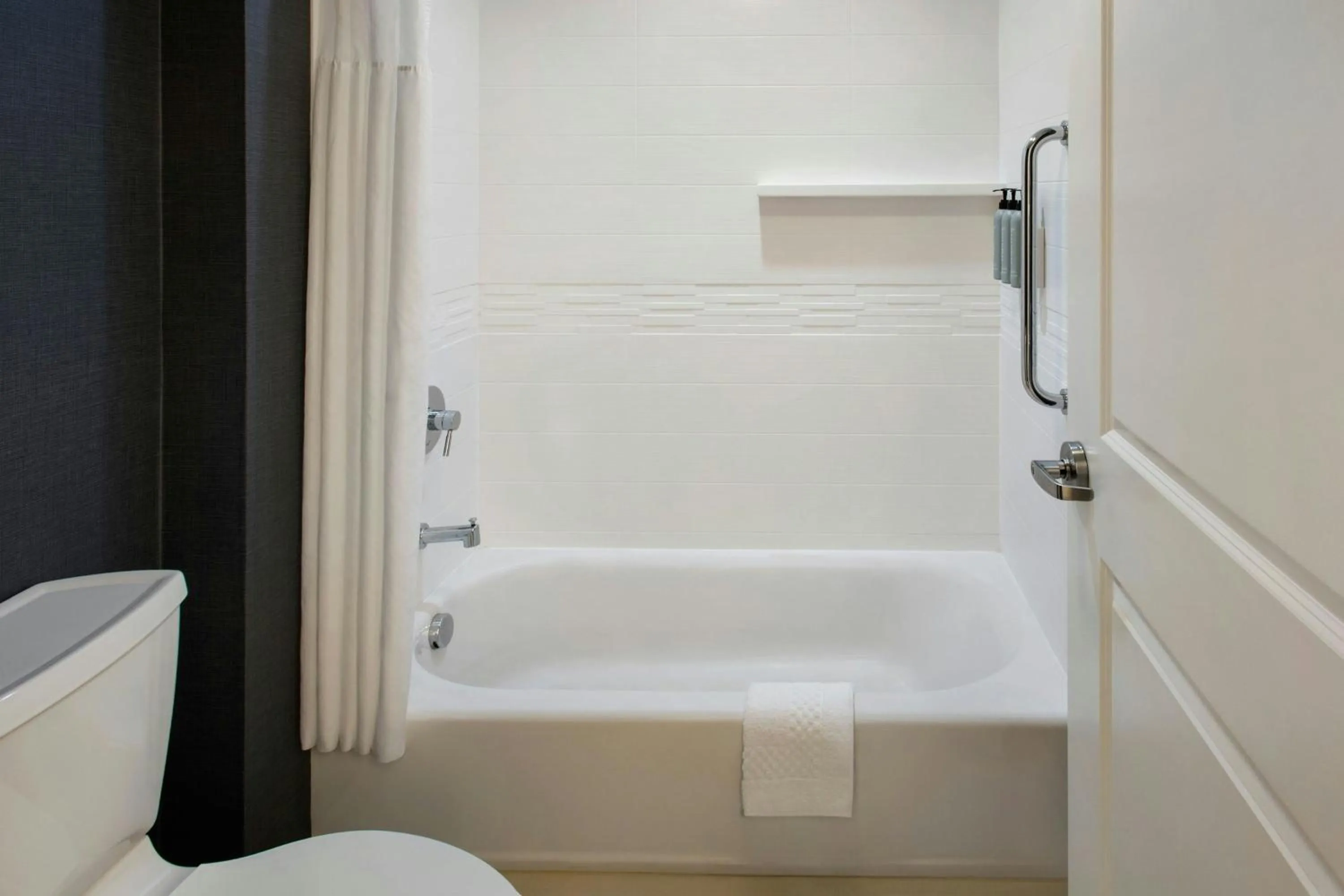 Bathroom in Residence Inn Pittsburgh Monroeville/Wilkins Township