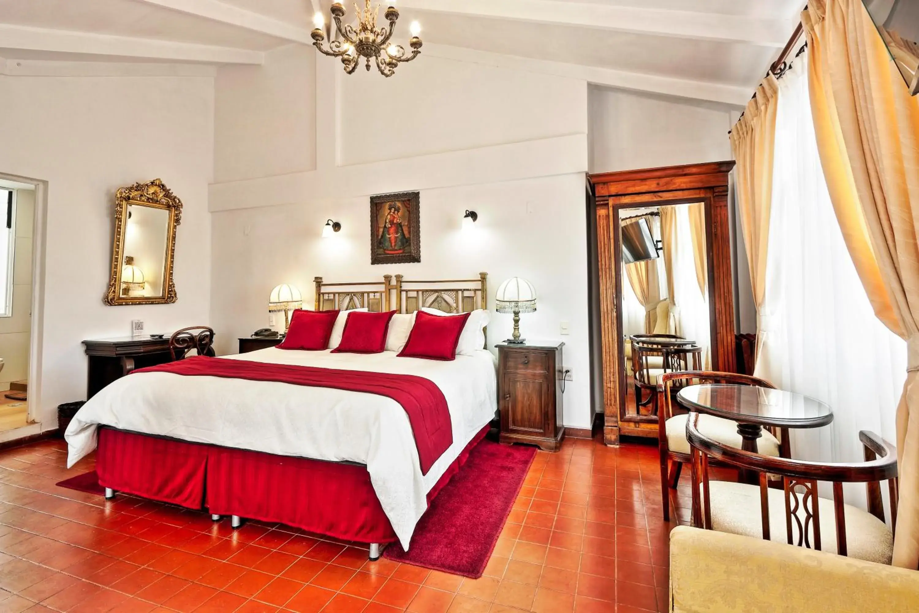 Junior Suite - single occupancy in El Hotel de Su Merced Junior Suite - single occupancy in El Hotel de Su Merced