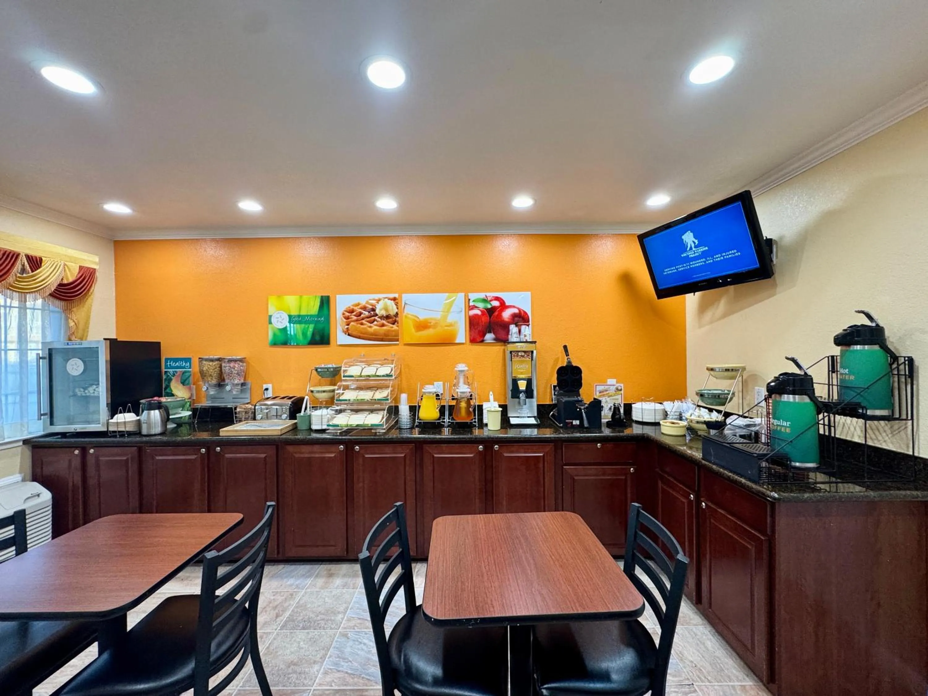 Breakfast in Quality Inn Ukiah