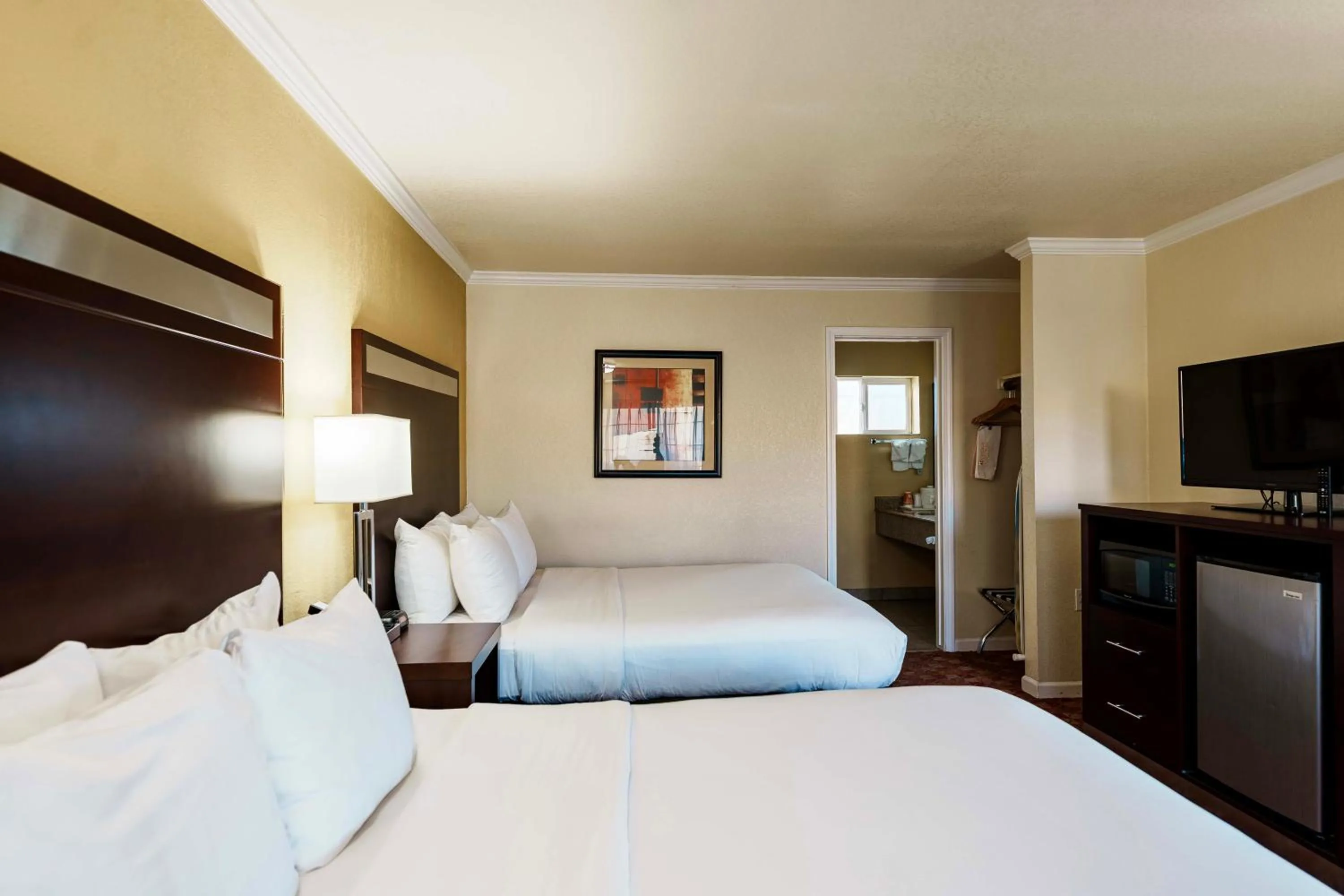 Bed in Quality Inn Ukiah