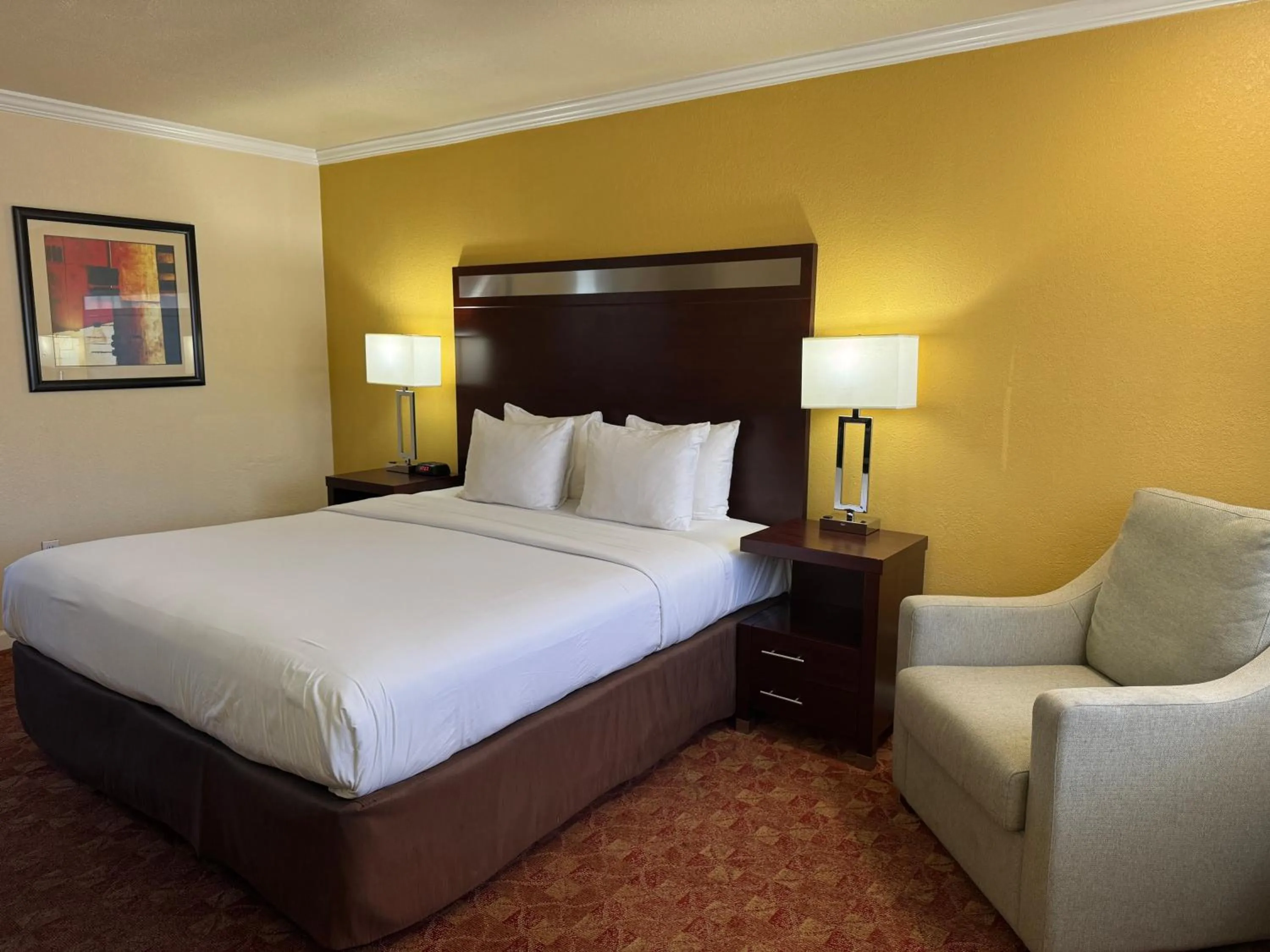 Bed in Quality Inn Ukiah