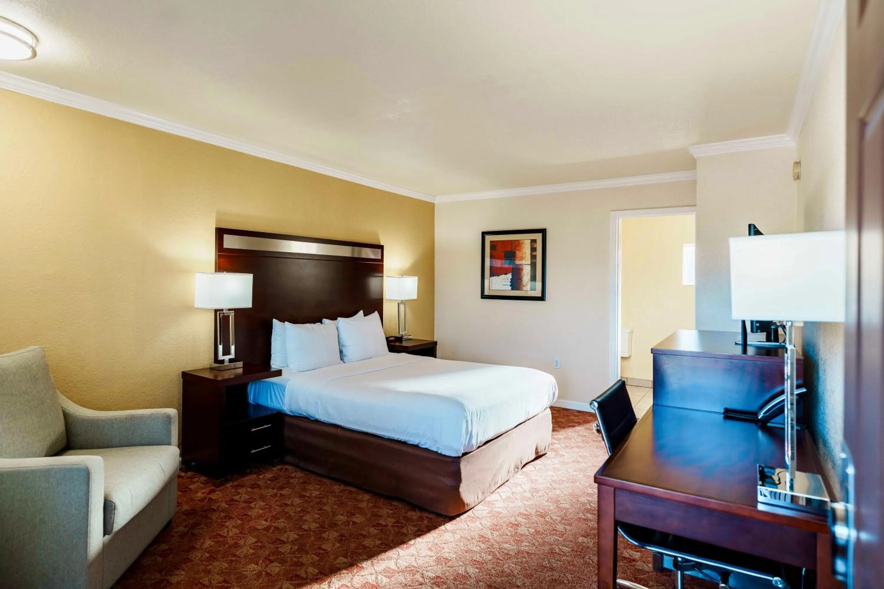 Bed in Quality Inn Ukiah