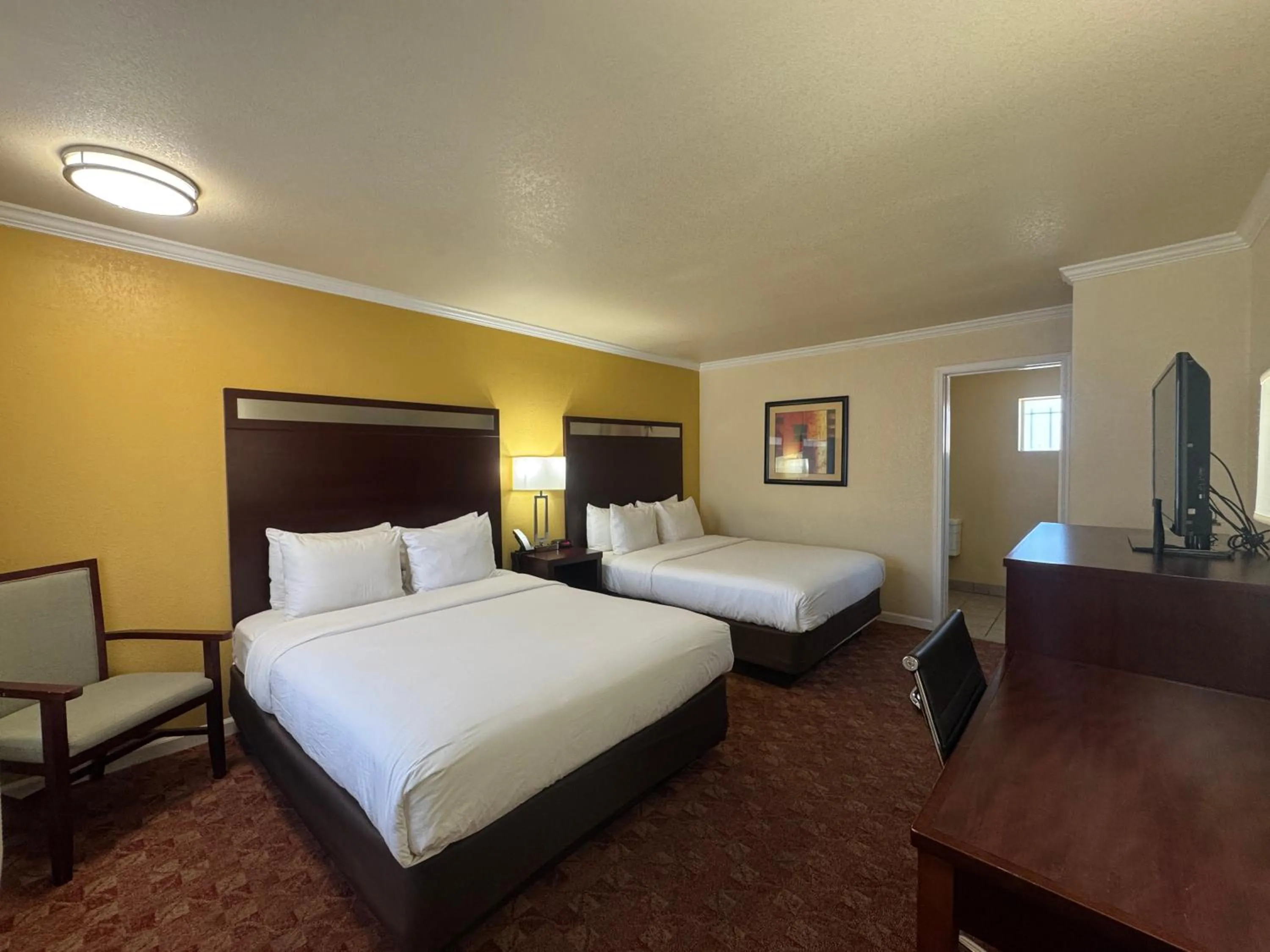 Bed in Quality Inn Ukiah