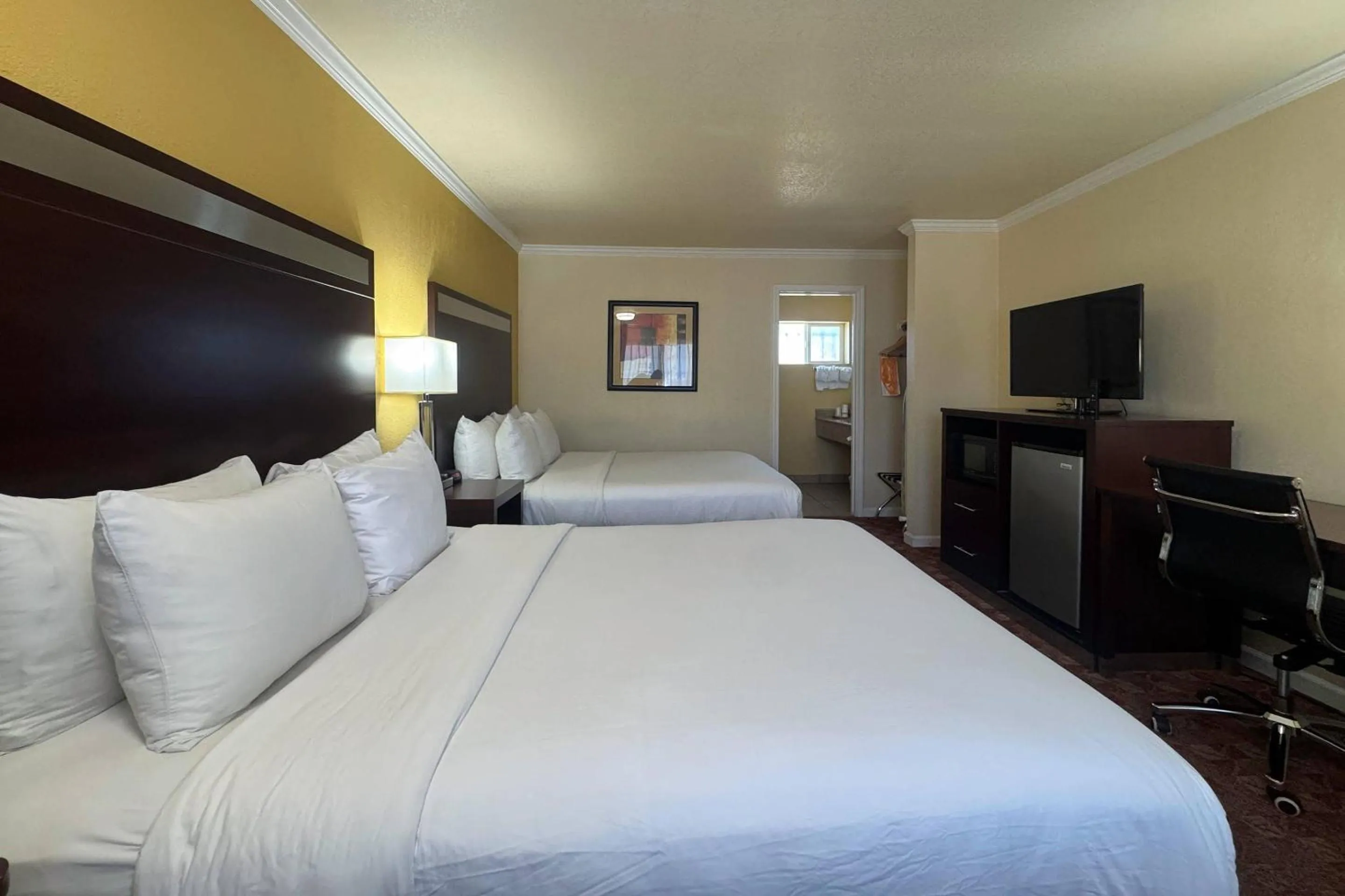 Bedroom, Bed in Quality Inn Ukiah