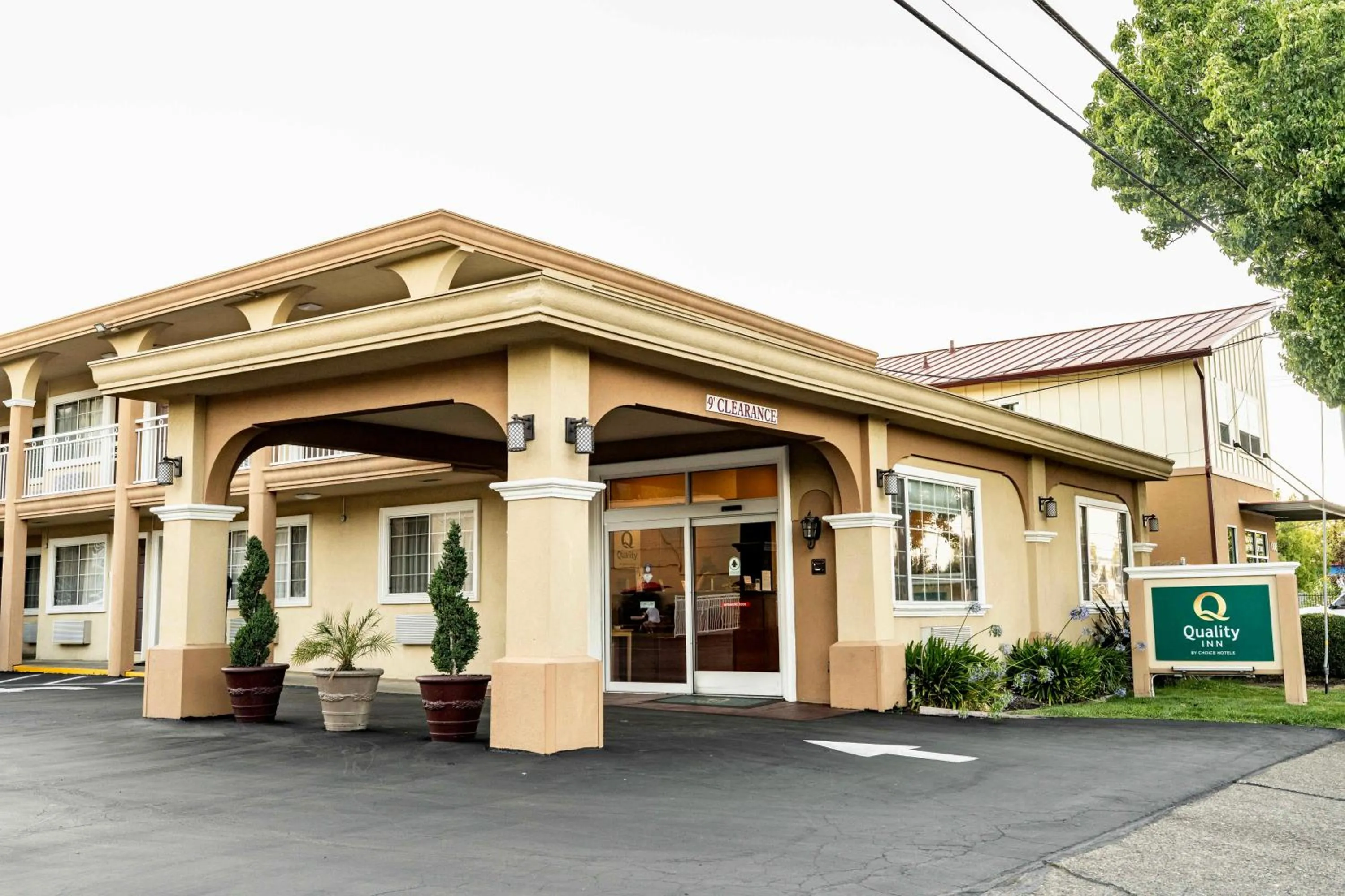 Property building in Quality Inn Ukiah