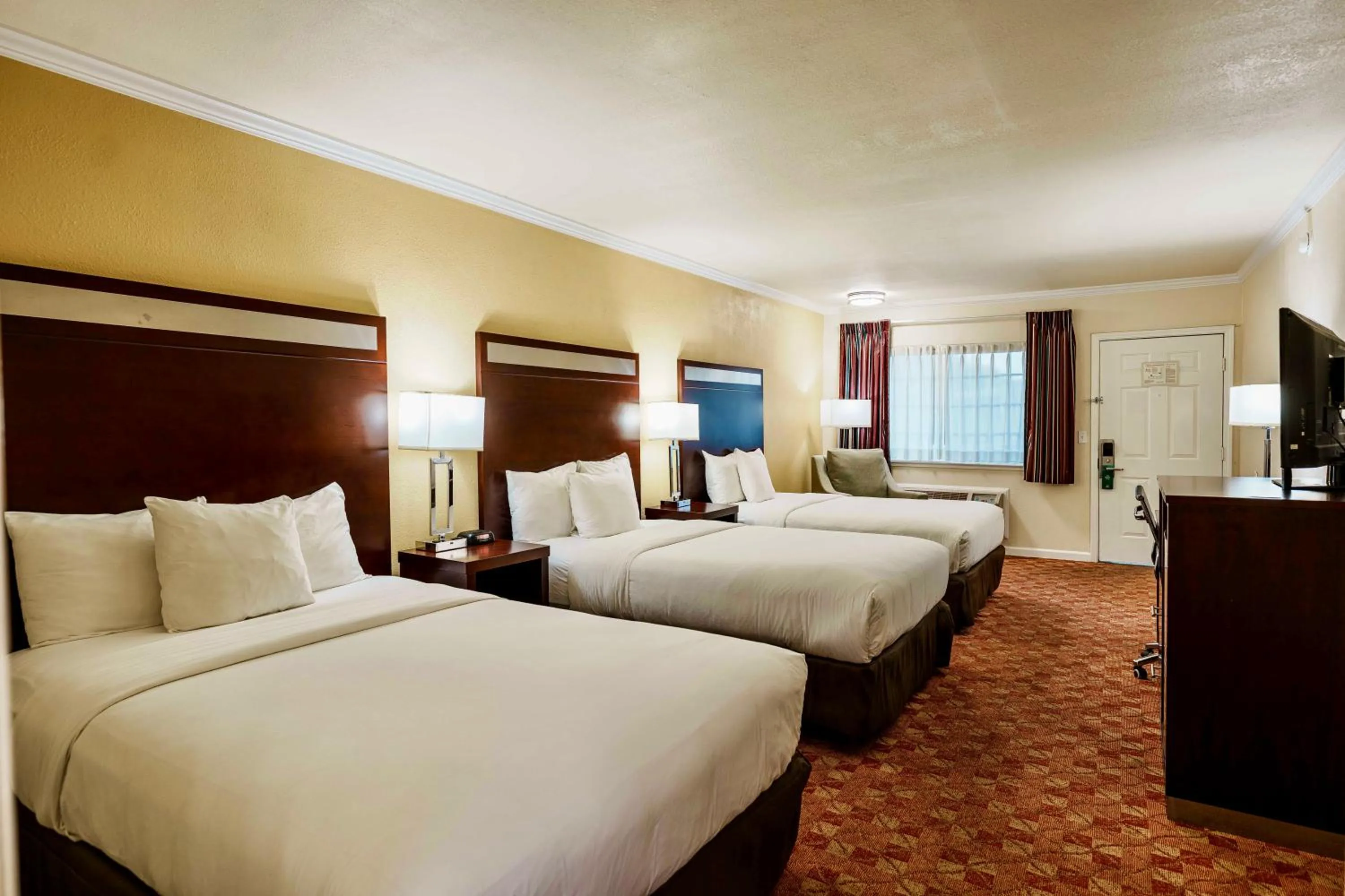 Bed in Quality Inn Ukiah