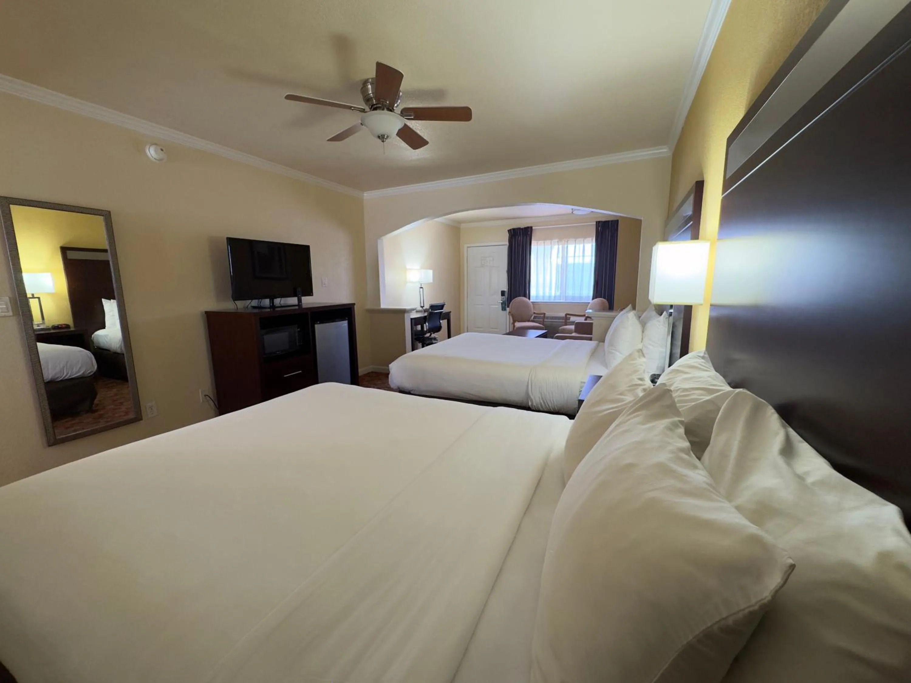 Bed in Quality Inn Ukiah