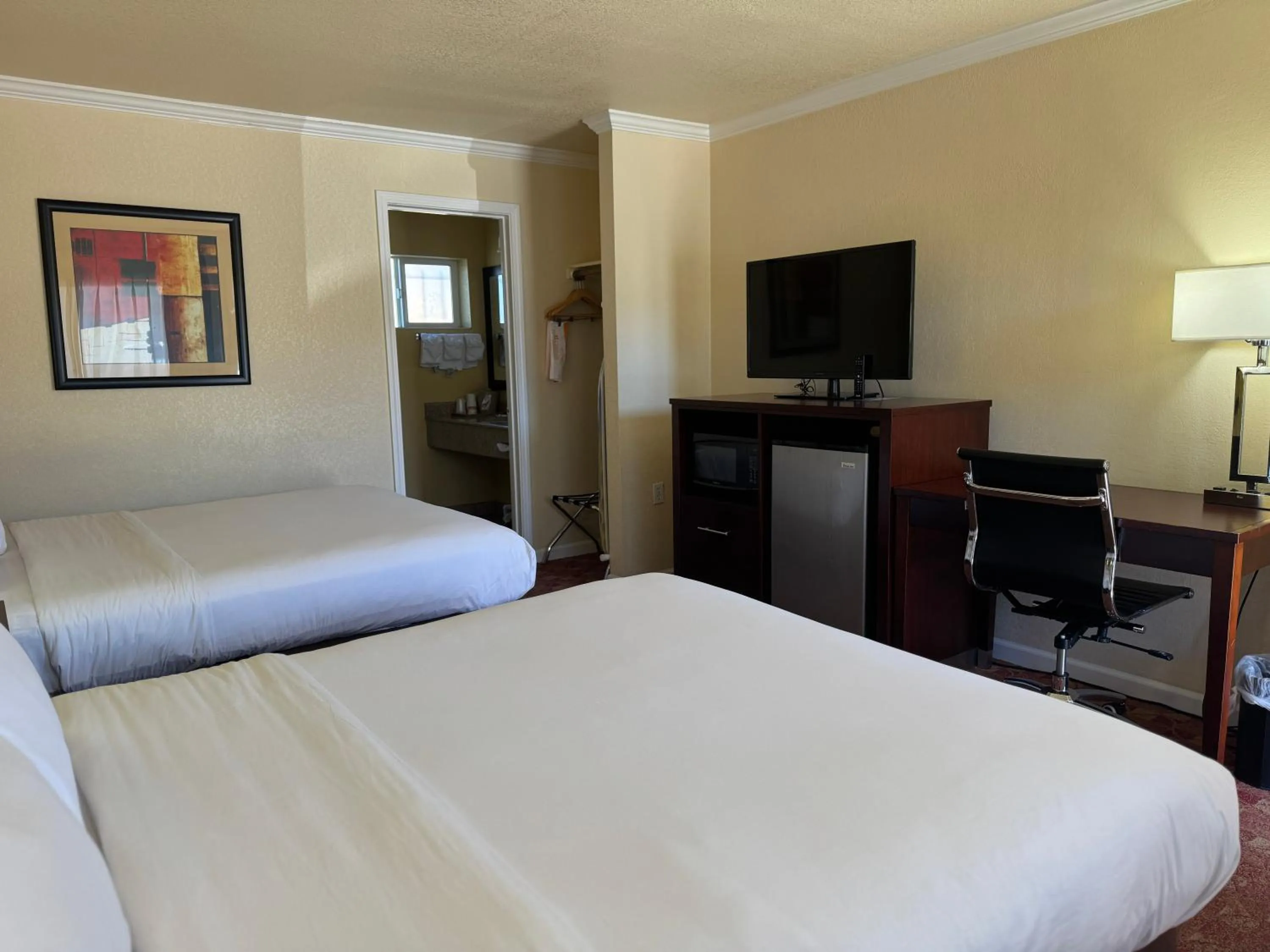 Bed in Quality Inn Ukiah
