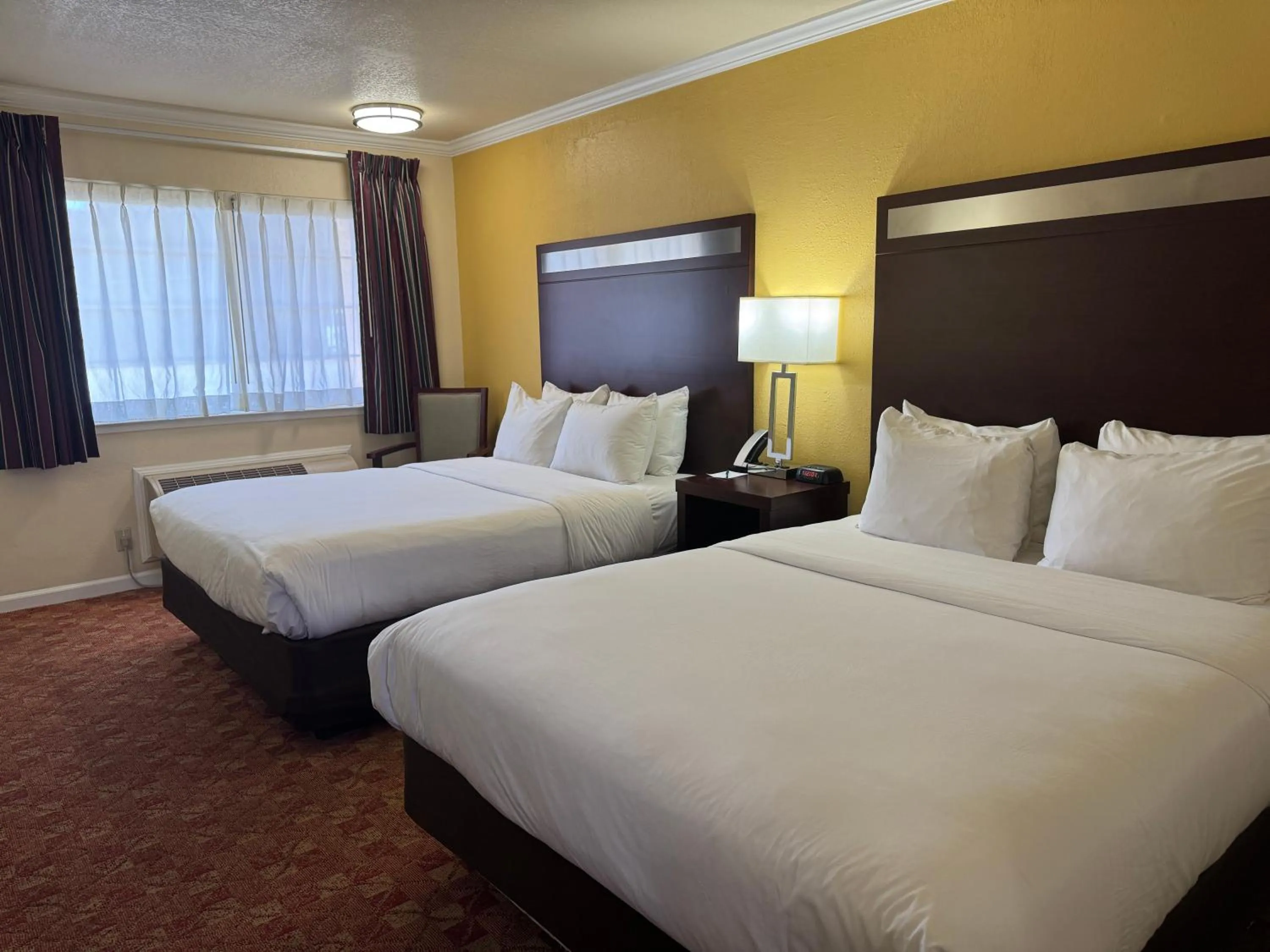 Bed in Quality Inn Ukiah