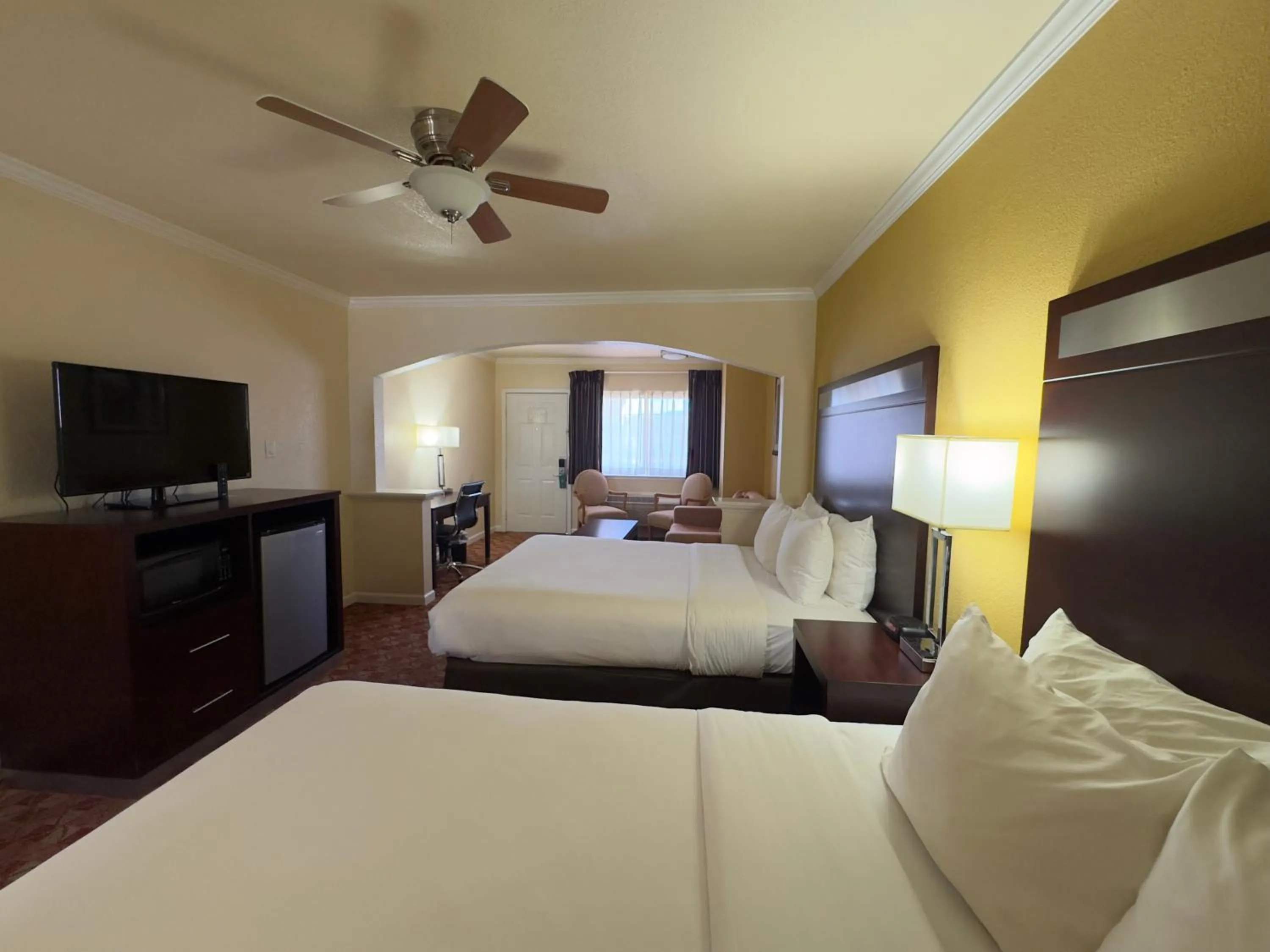 Bed in Quality Inn Ukiah