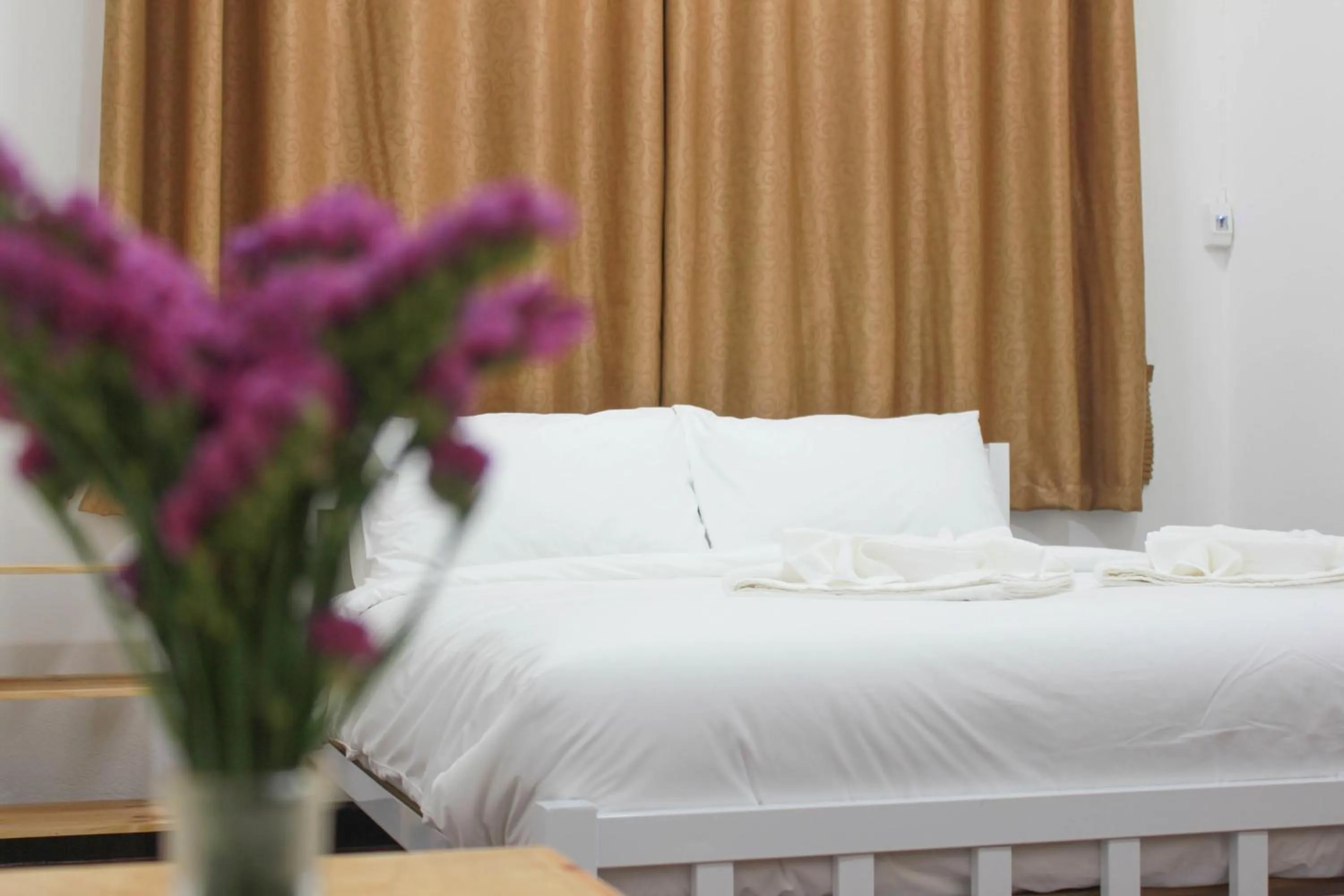 Bed in HOME@HOSTEL KANCHANABURI