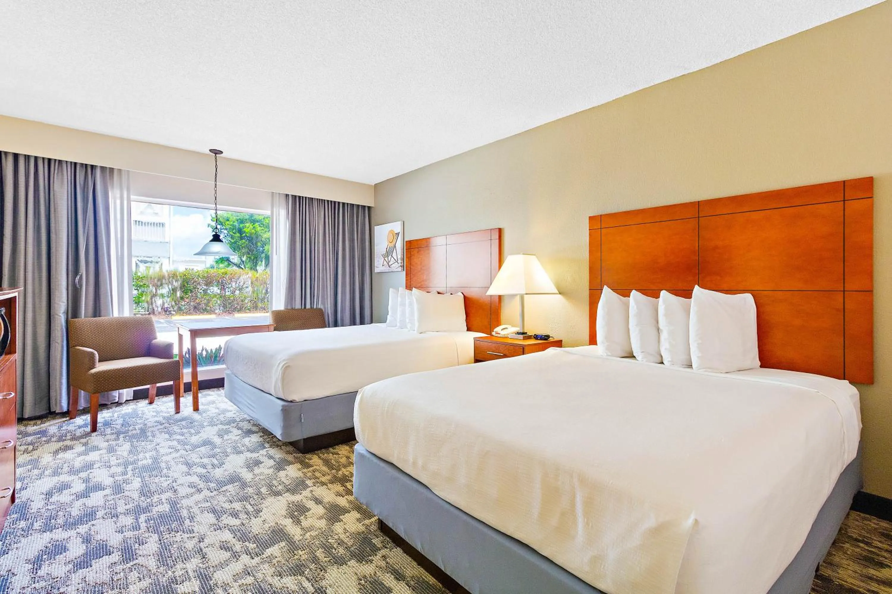 Photo of the whole room in Oasis Boca Raton