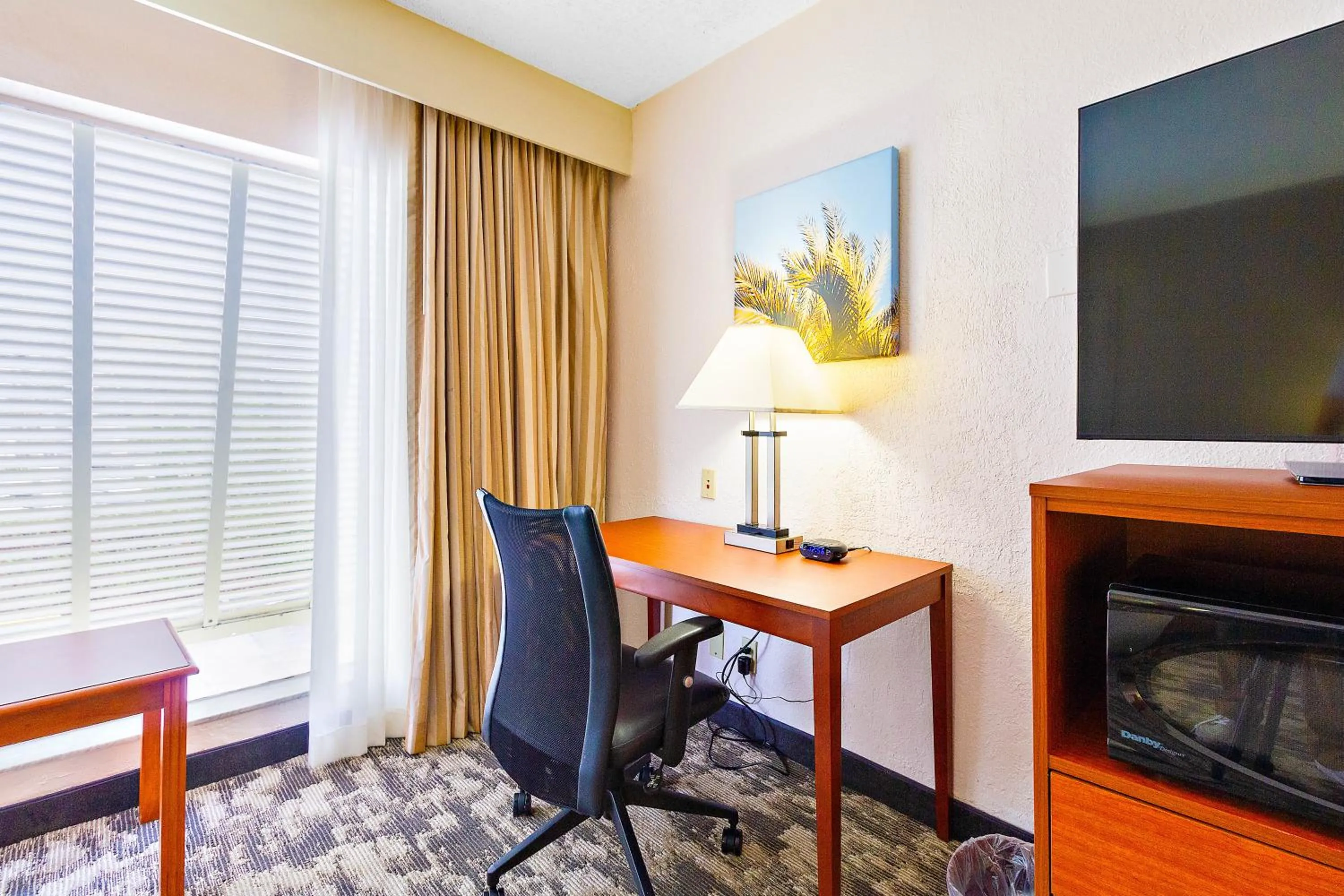 Seating area in Oasis Boca Raton