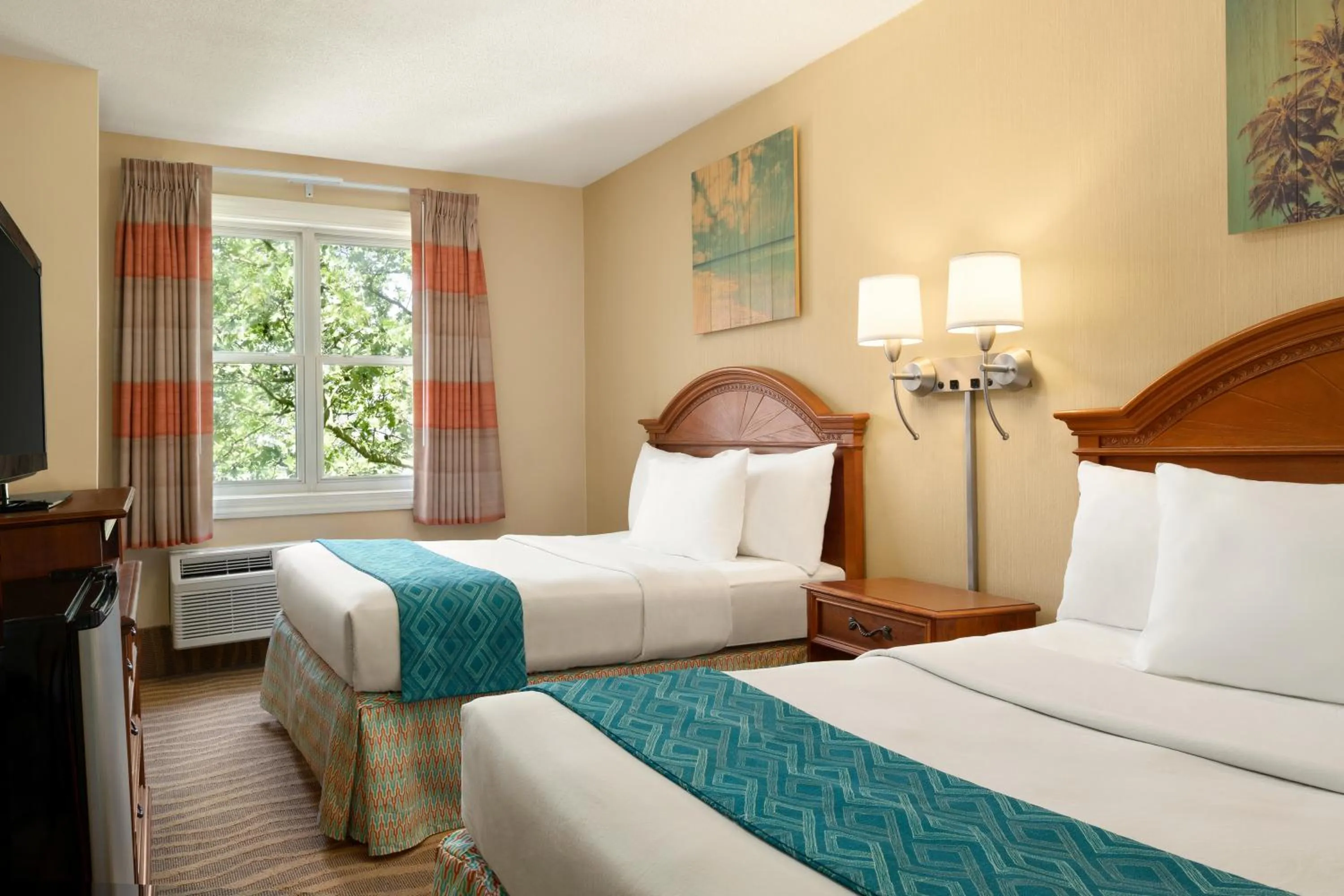 Bed in Plim Plaza Hotel