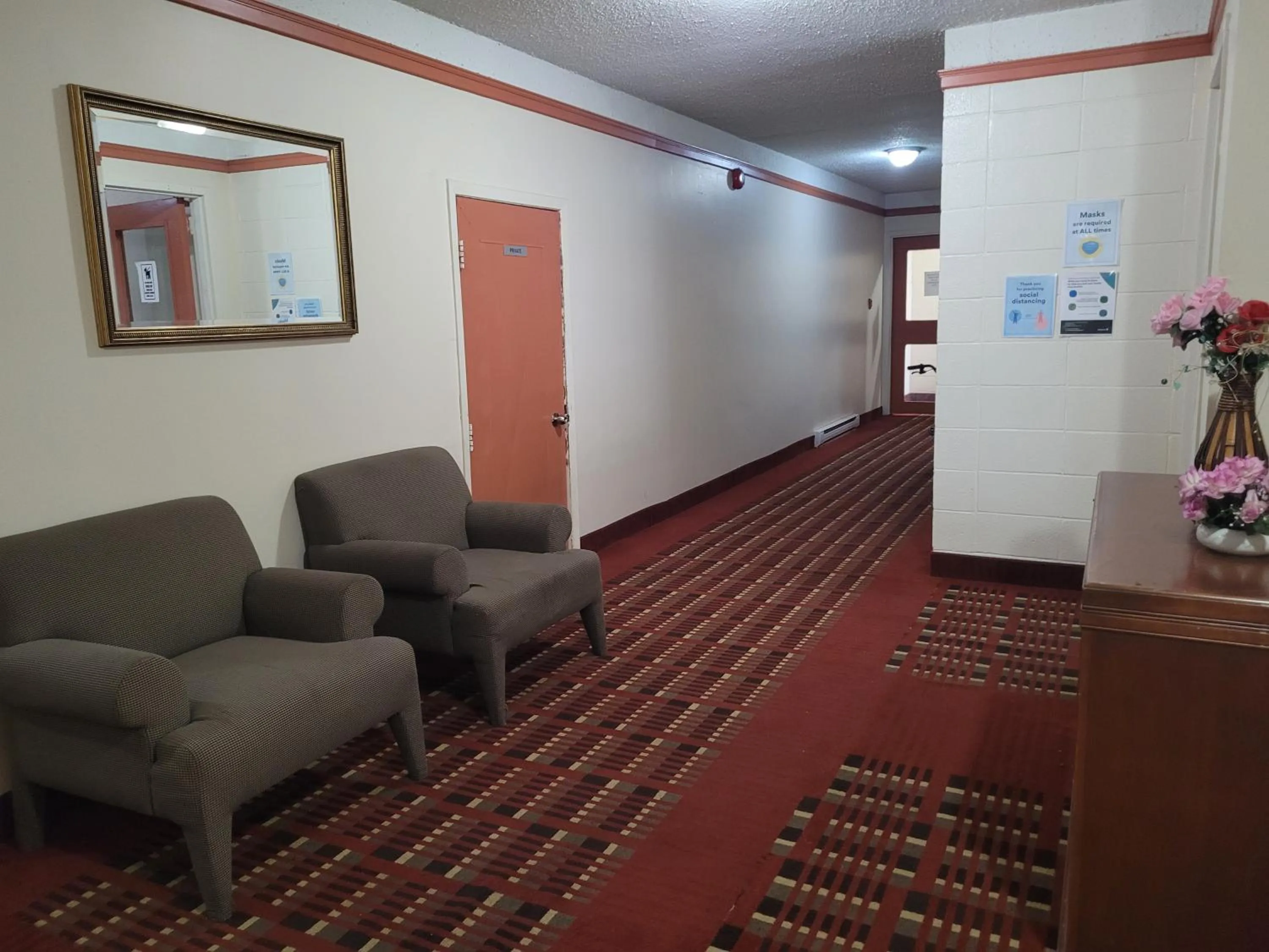 Seating area in Midtown Hotel