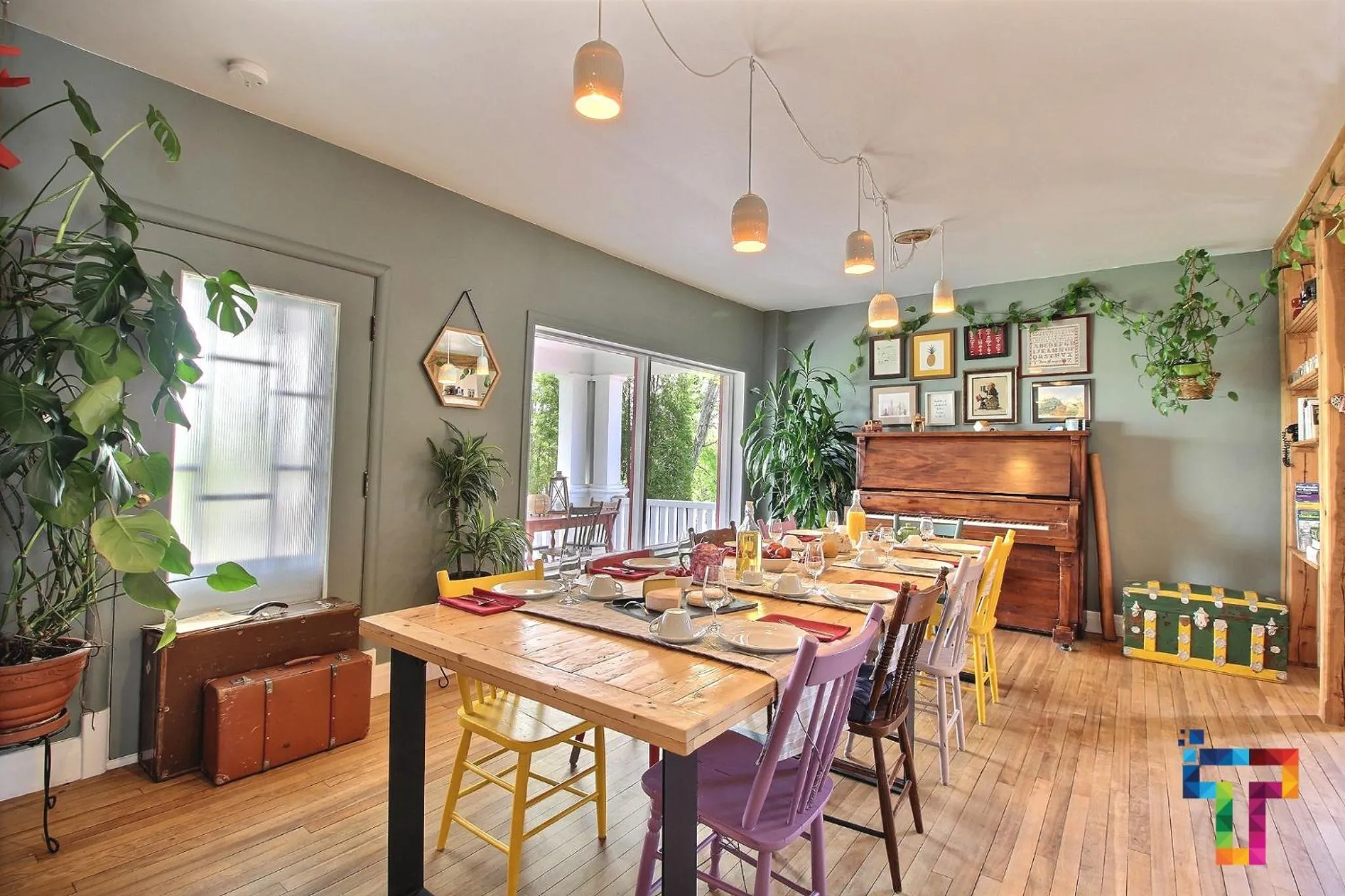 Dining area in Almatoit