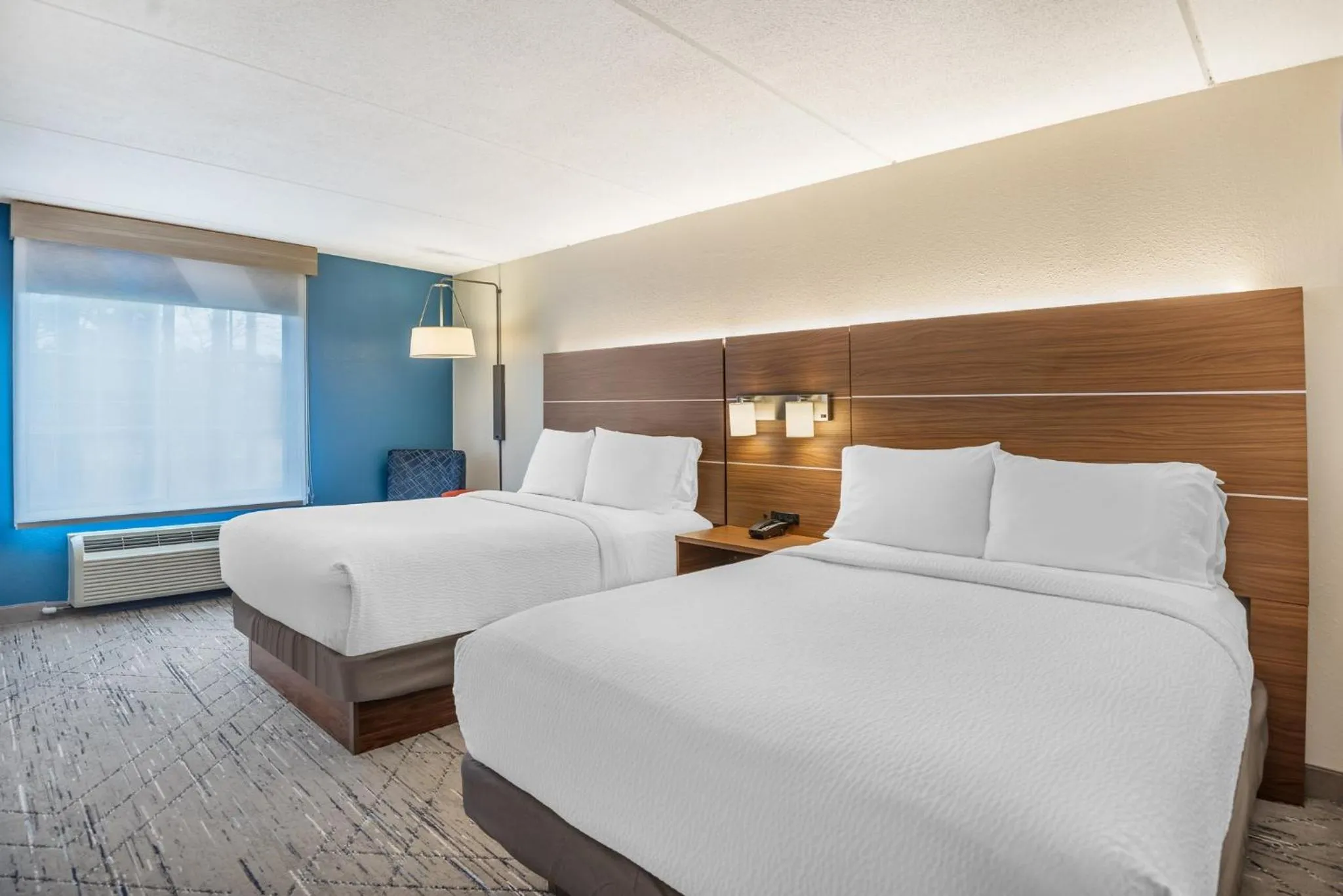 Photo of the whole room, Bed in Holiday Inn Express and Suites - Petersburg - Fort Lee by IHG