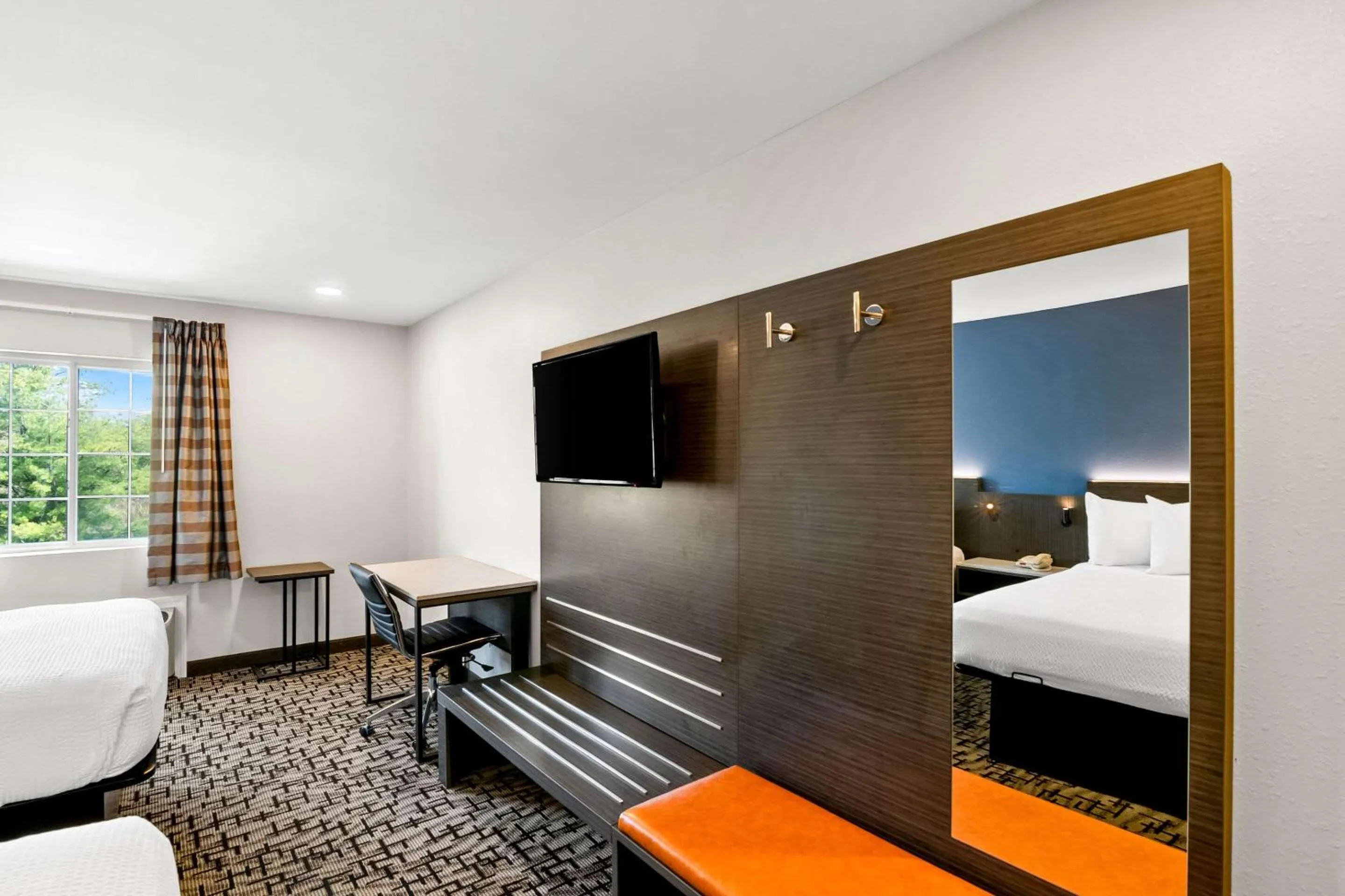 Bedroom, Bed in Days Inn by Wyndham Bethel - Danbury