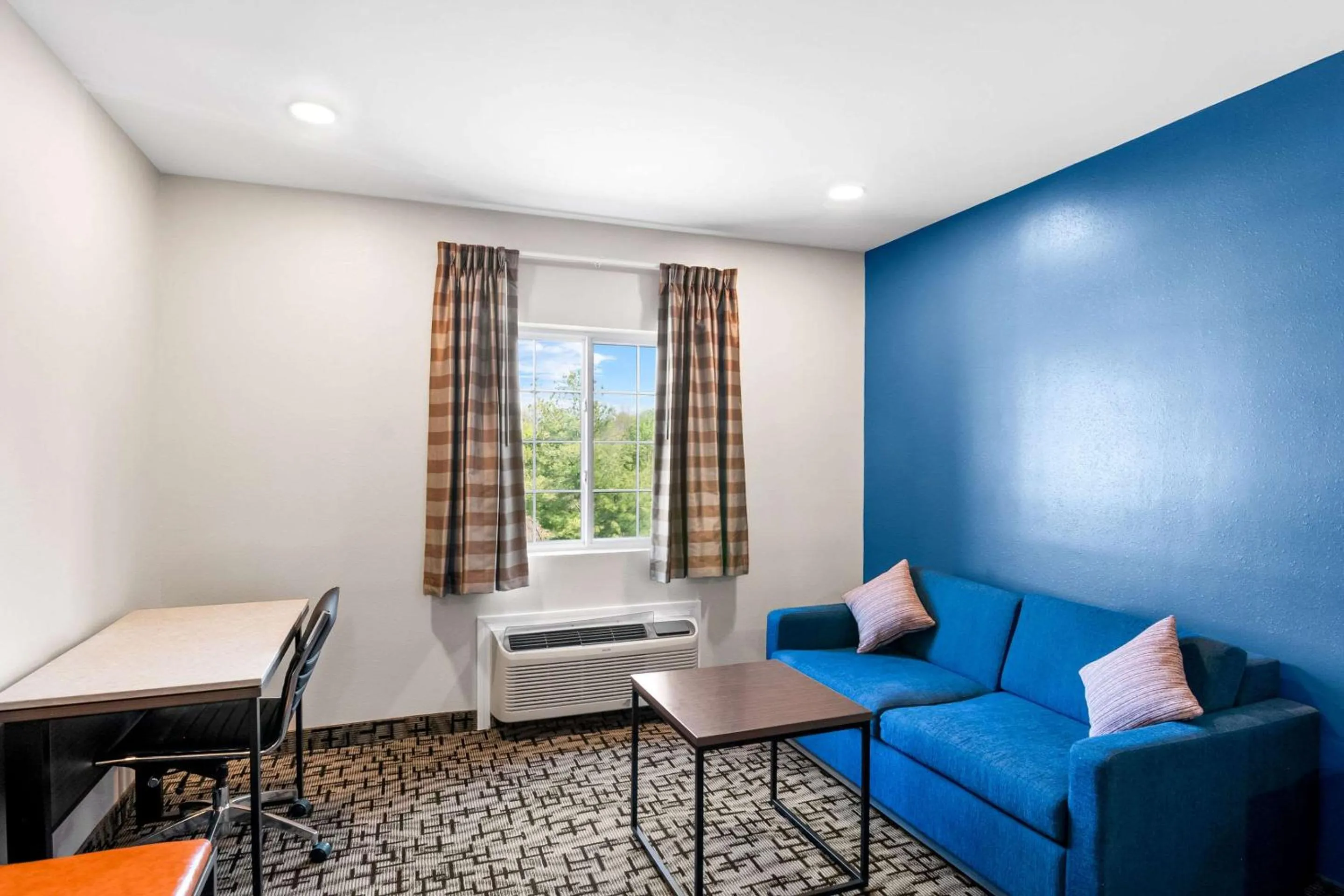 Bedroom in Days Inn by Wyndham Bethel - Danbury