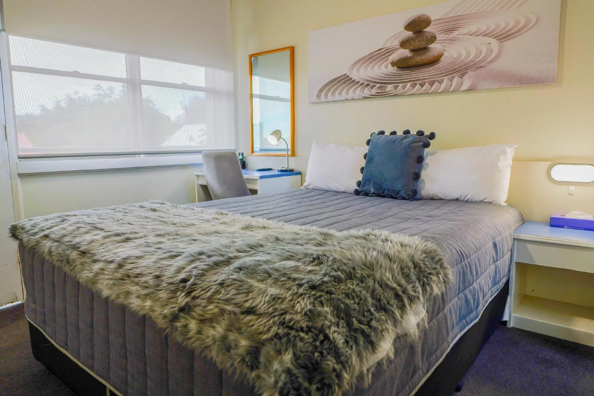 Bedroom, Bed in Abbotsleigh Motor Inn