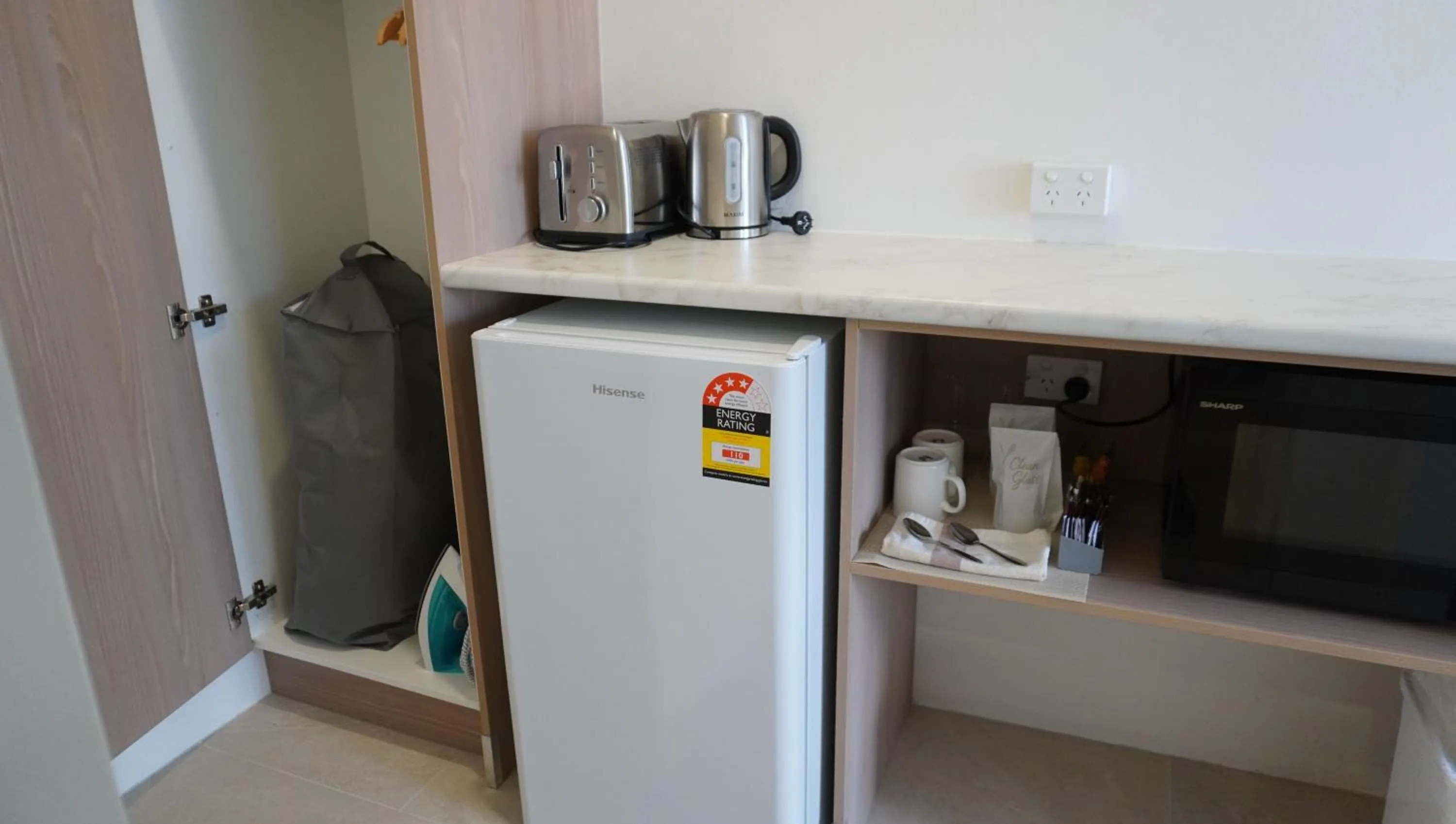 Kitchen or kitchenette in Abbotsleigh Motor Inn