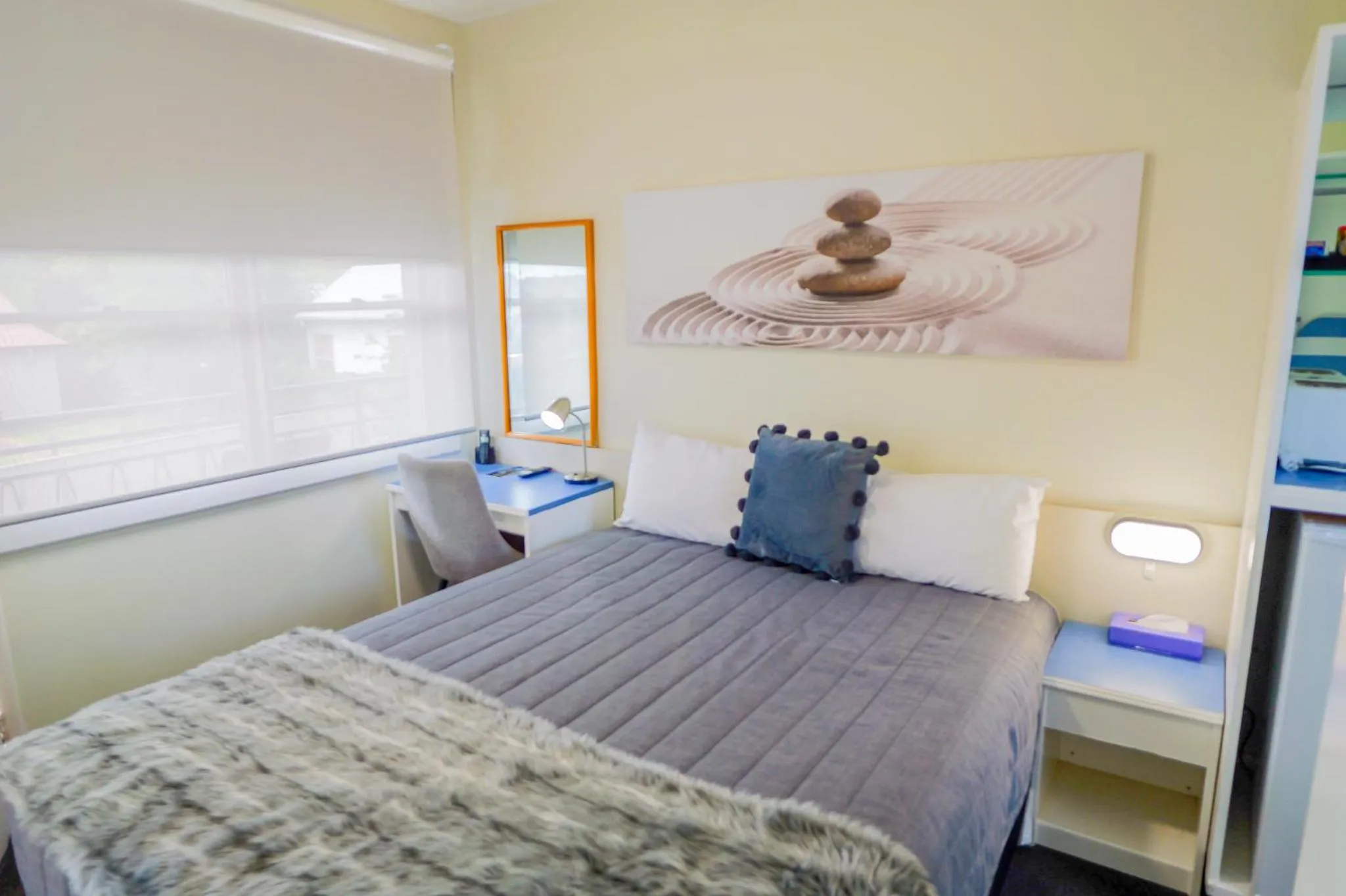 Photo of the whole room, Bed in Abbotsleigh Motor Inn